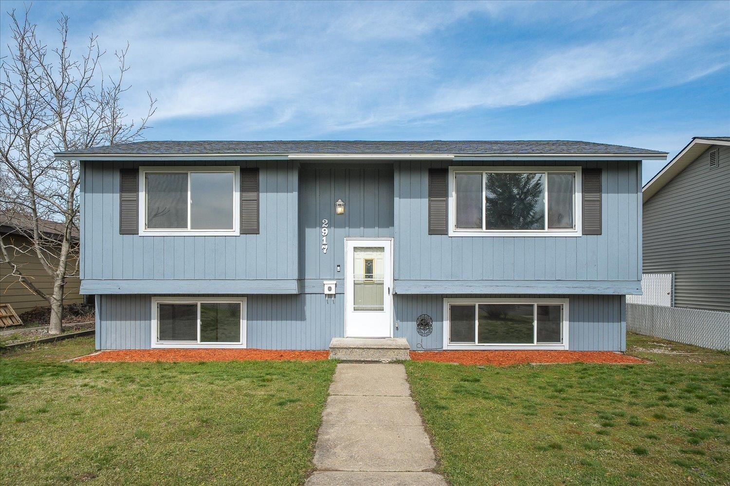 2917 E Ermina Ave - Photo 1