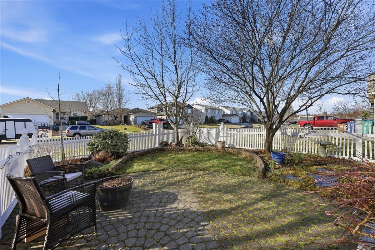 3211 E 43rd Ave - Photo 3