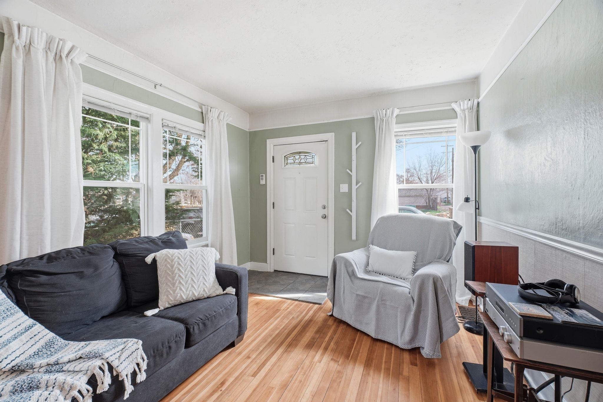 2415 N Adams St - Photo 4