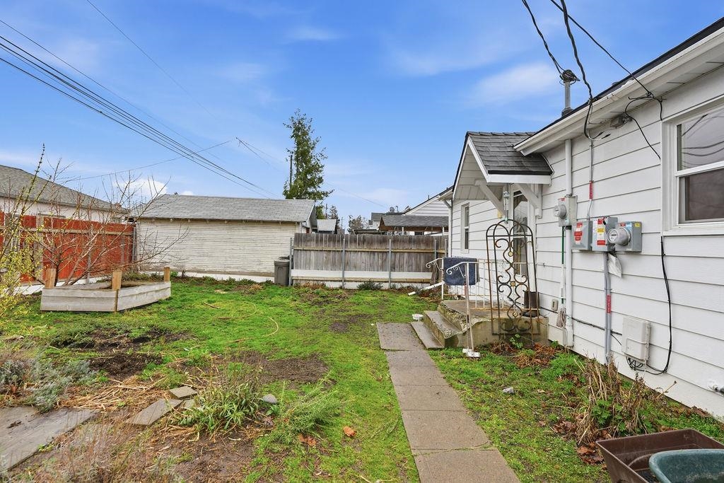 517 E Hoffman Ave - Photo 24