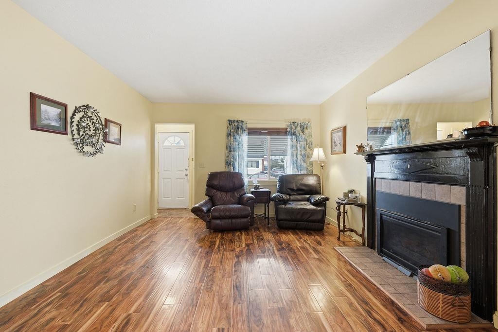 517 E Hoffman Ave - Photo 4