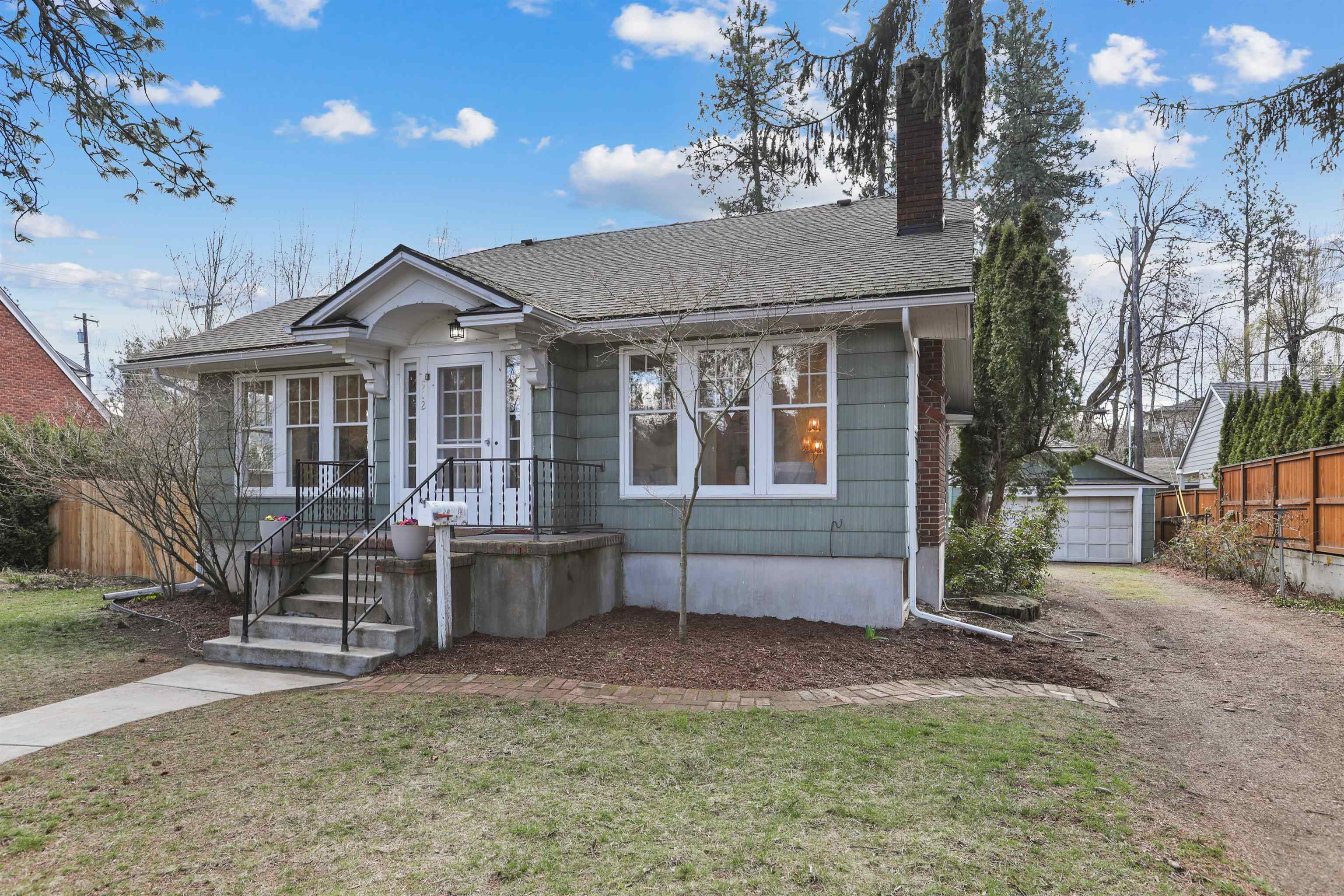 912 E 26th Ave - Photo 1