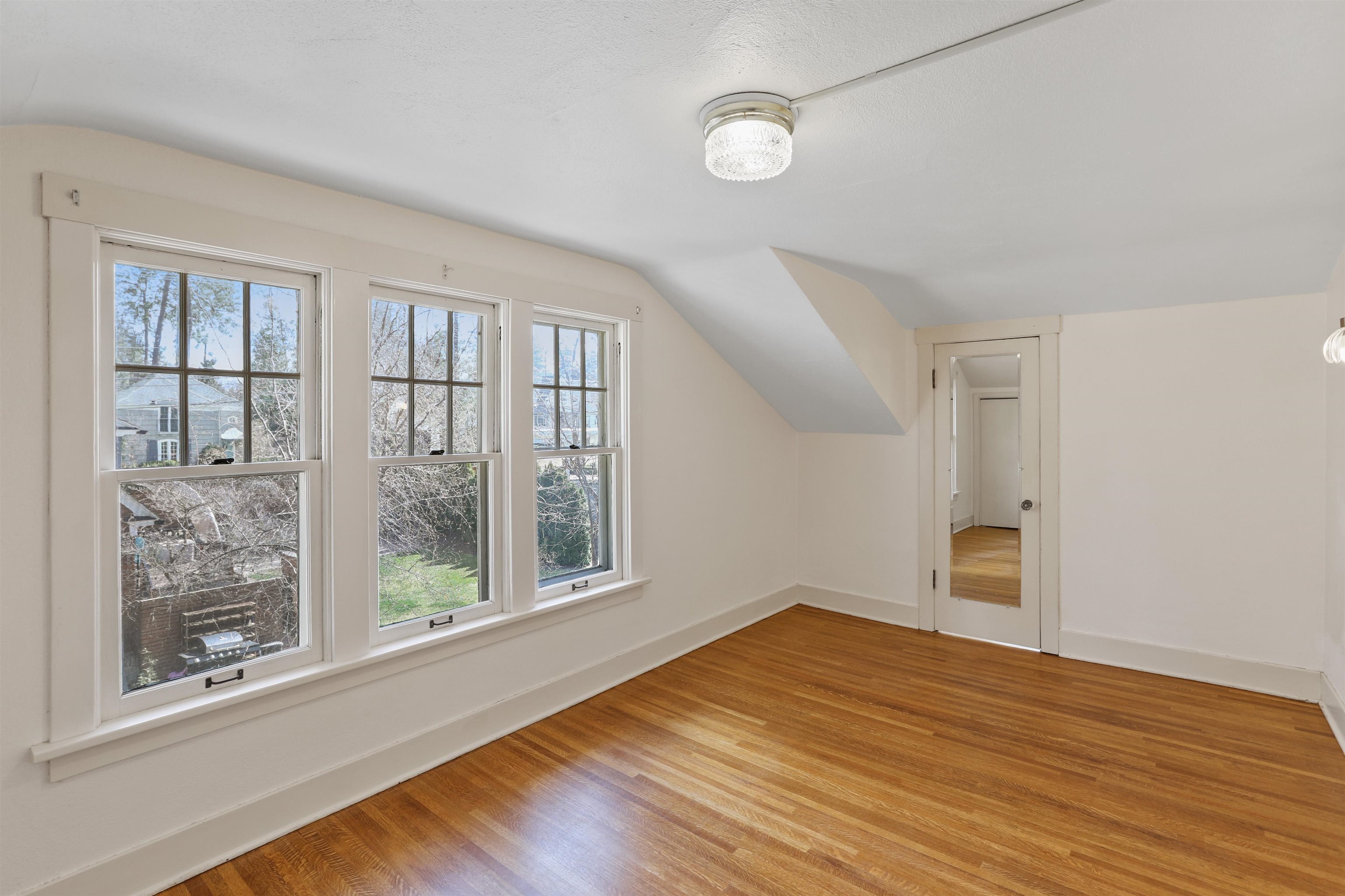 912 E 26th Ave - Photo 19