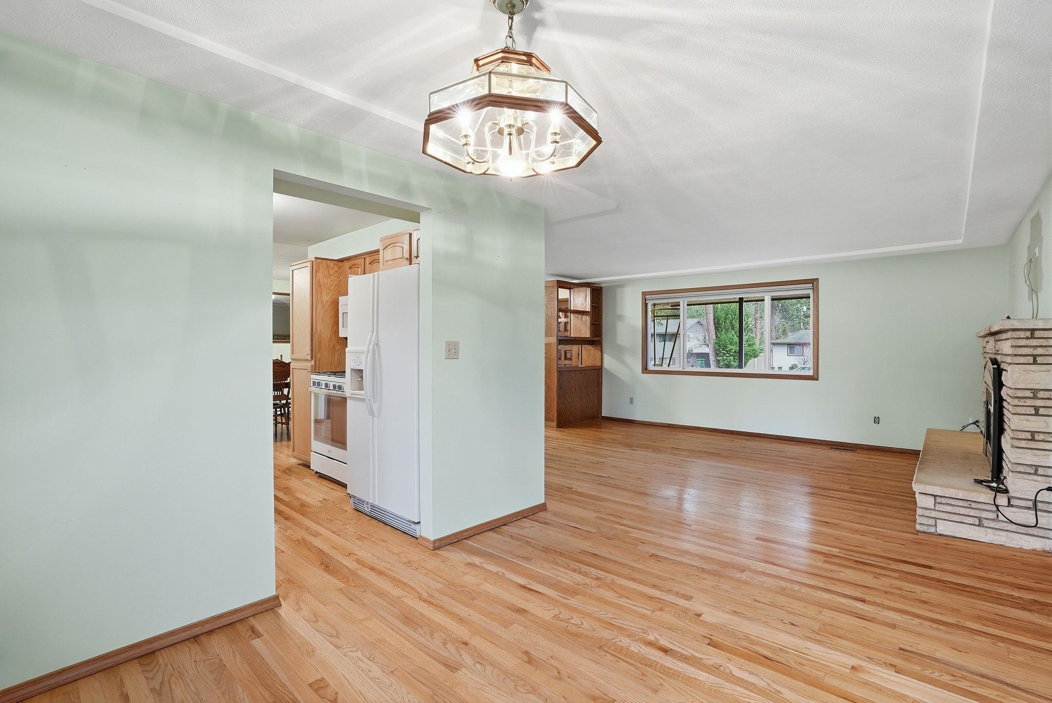 10907 E 24TH Ave - Photo 15