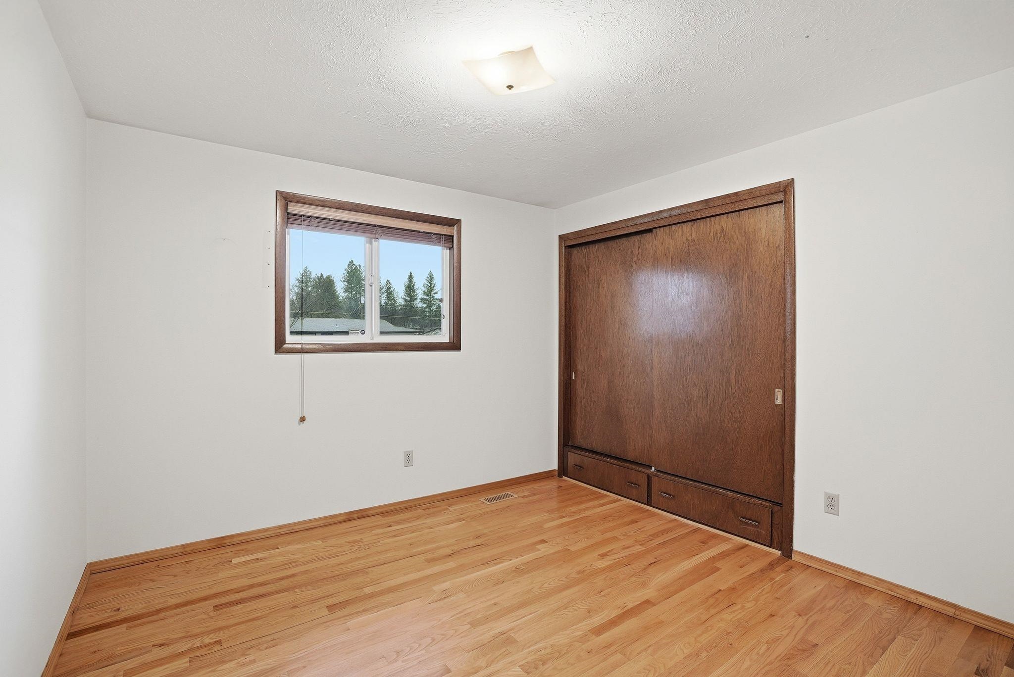 10907 E 24TH Ave - Photo 28