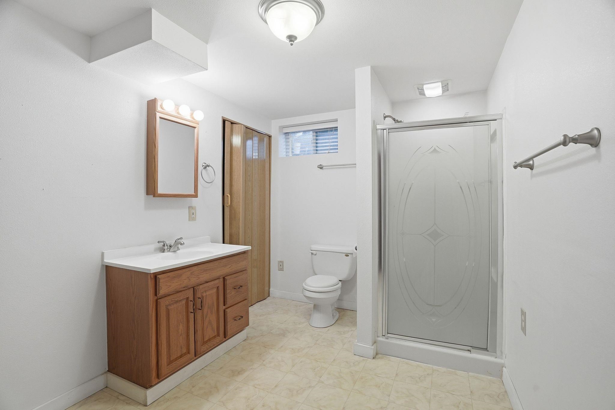 10907 E 24TH Ave - Photo 32