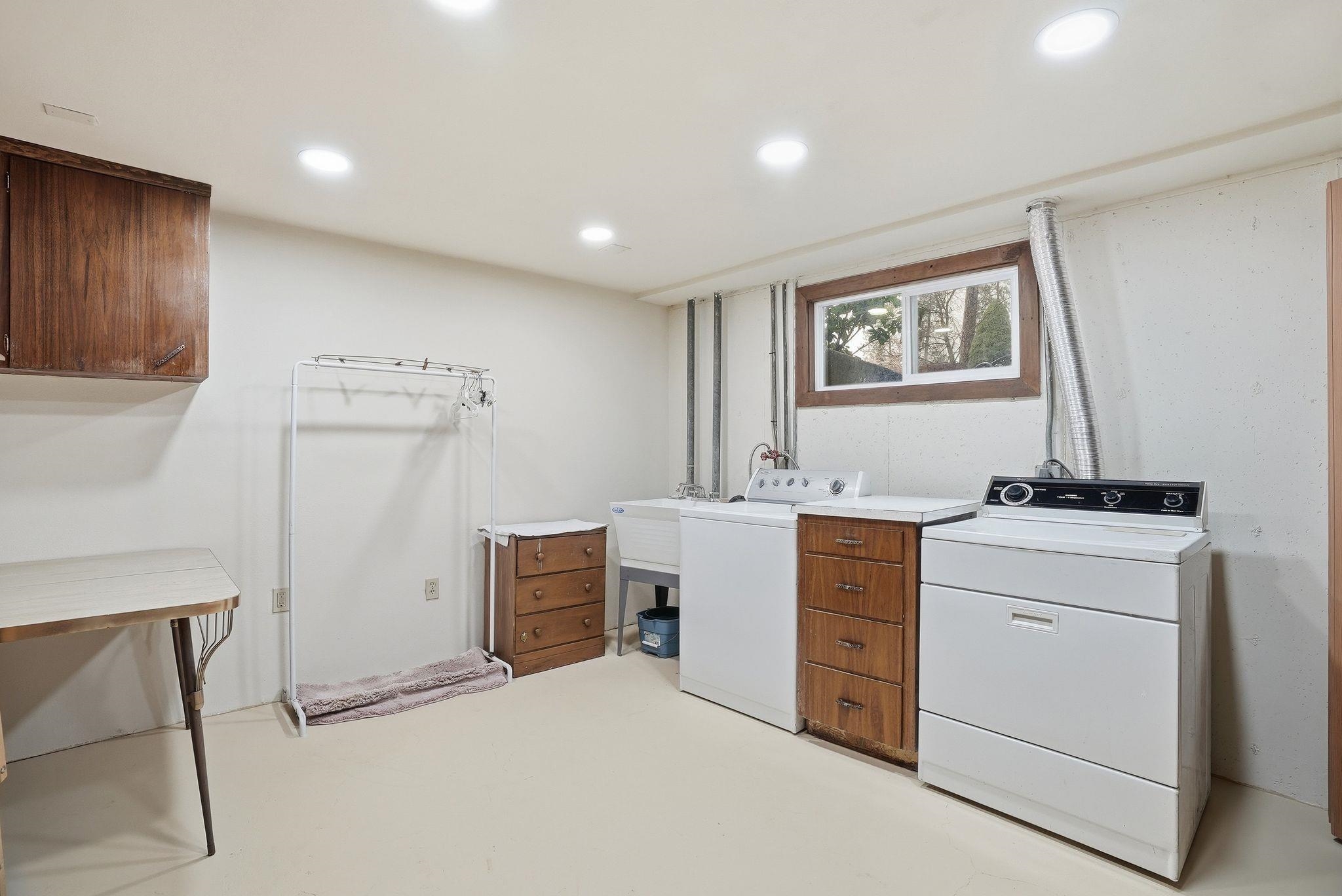 10907 E 24TH Ave - Photo 34