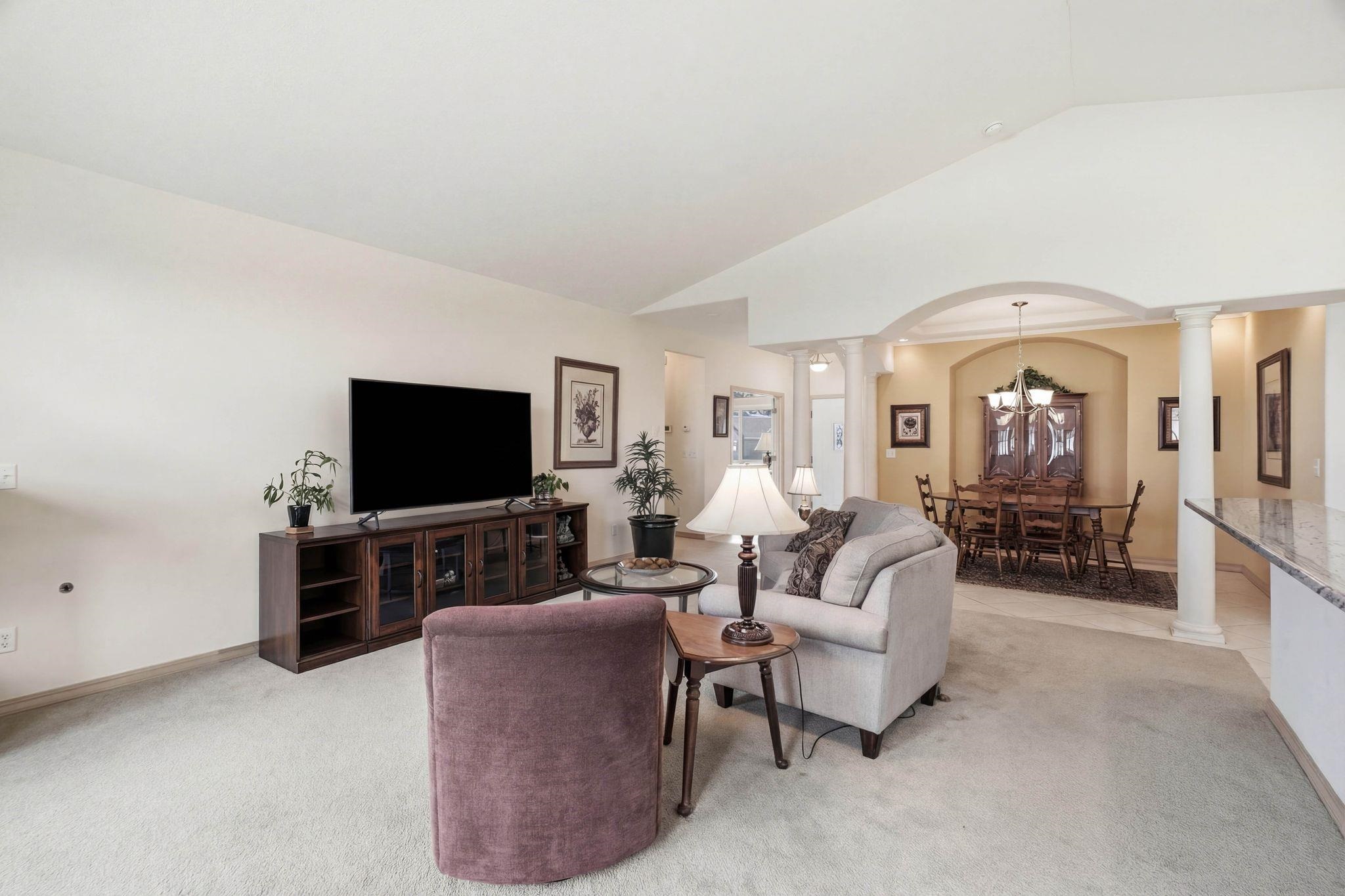 4913 S Woodfield Ln - Photo 4