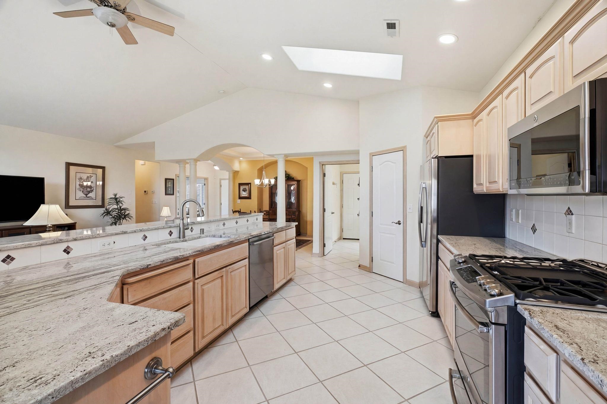 4913 S Woodfield Ln - Photo 9