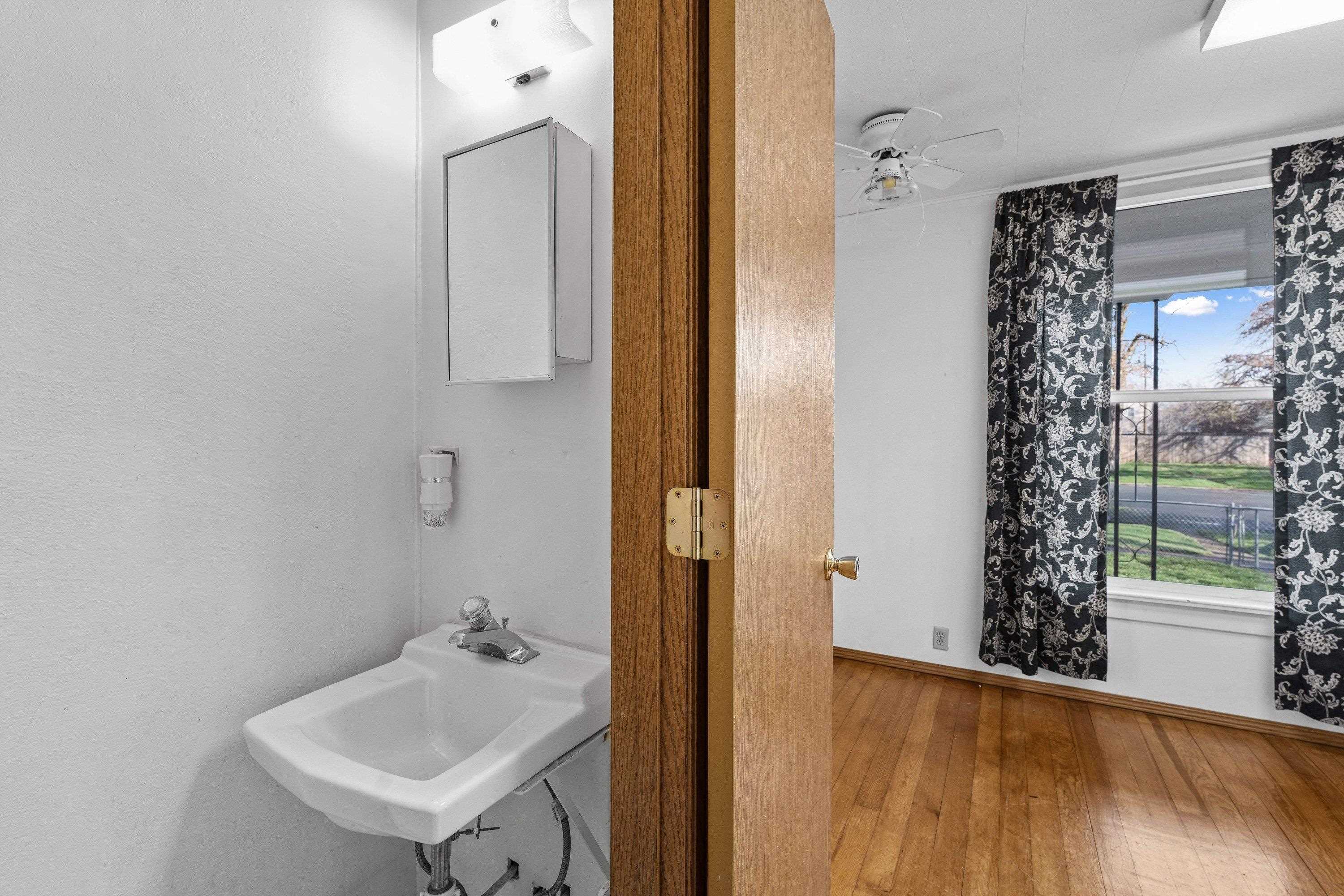 402 E Ermina Ave - Photo 12