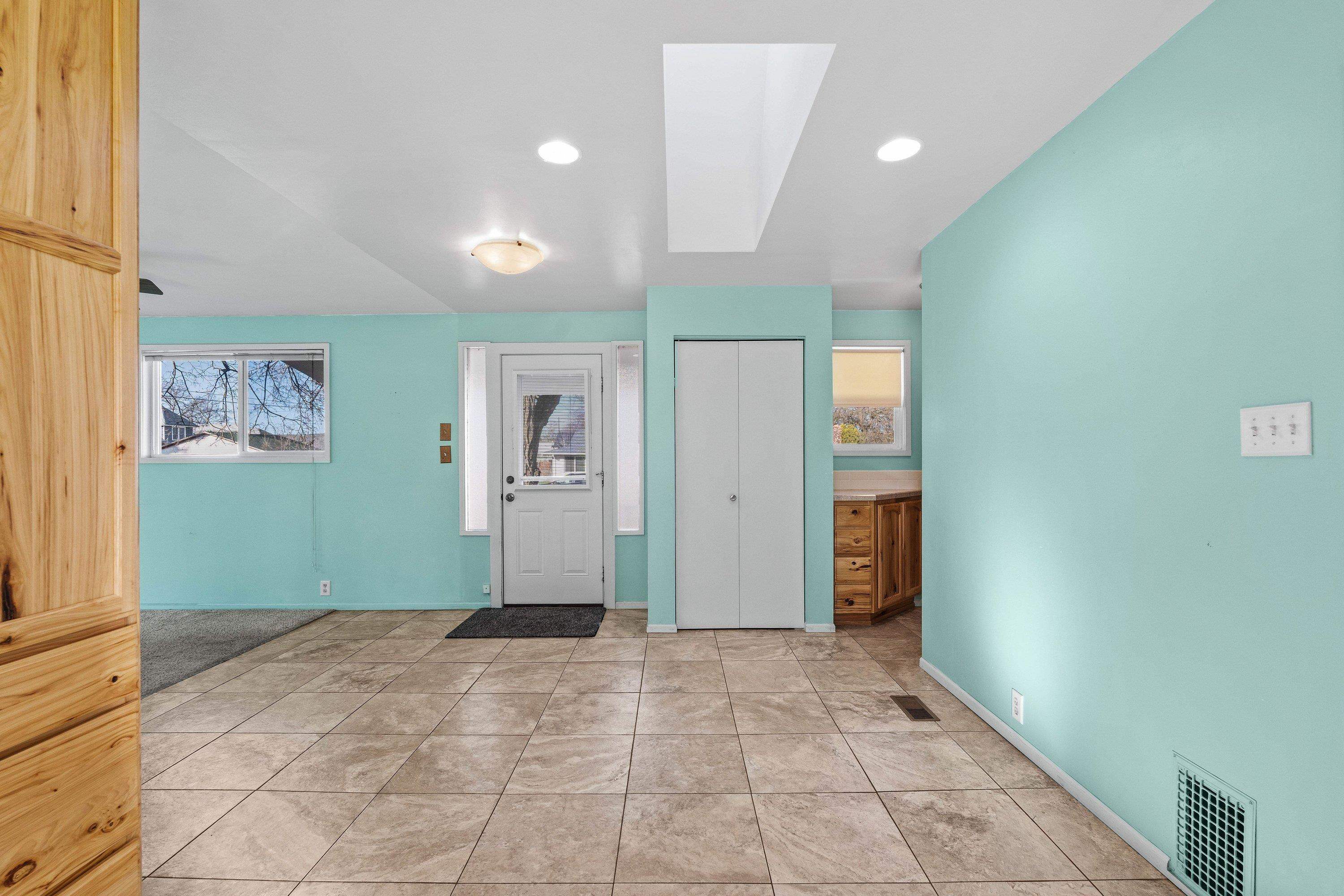 402 E Ermina Ave - Photo 16