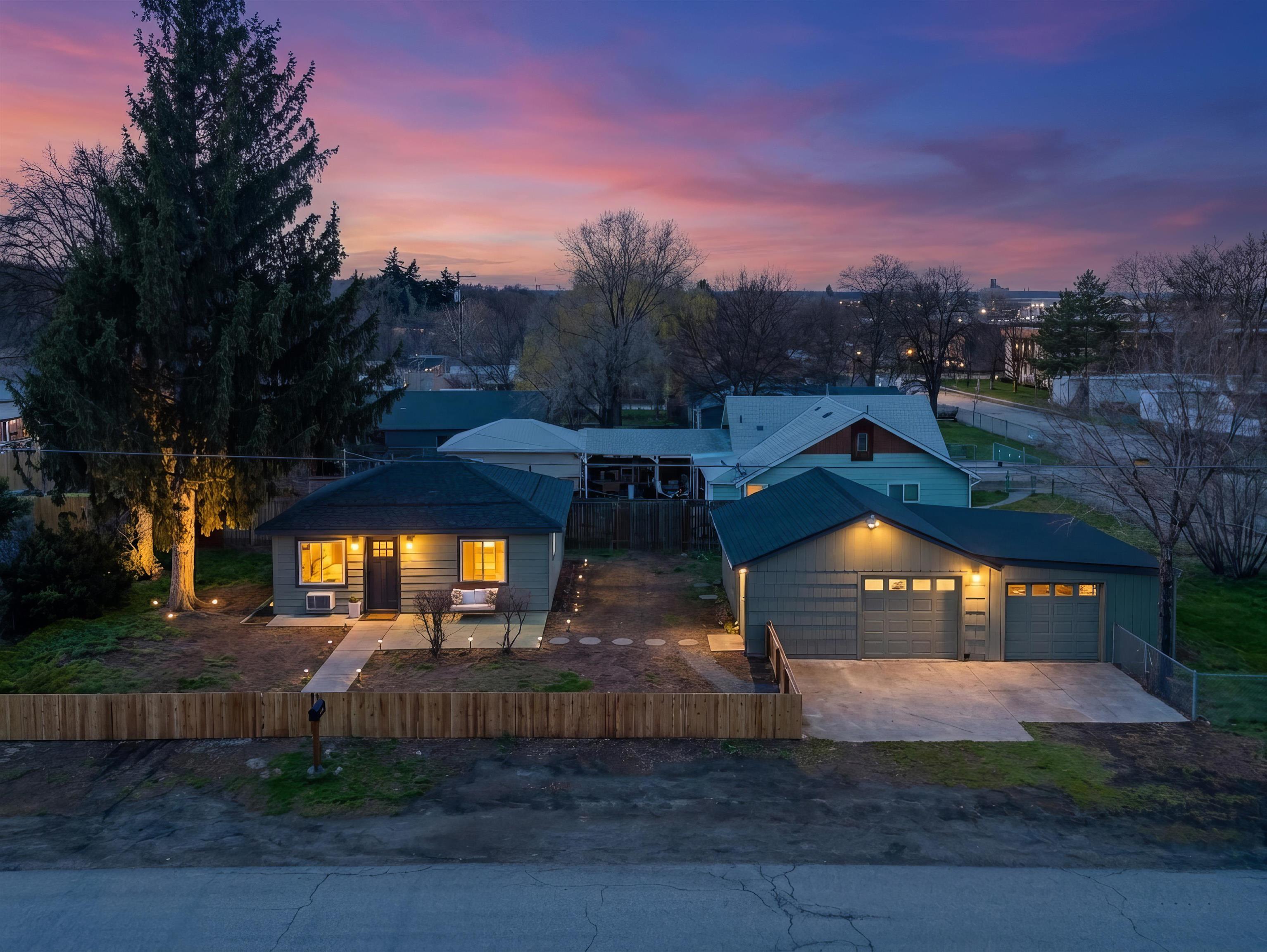 210 S DEARBORN Rd - Photo 1