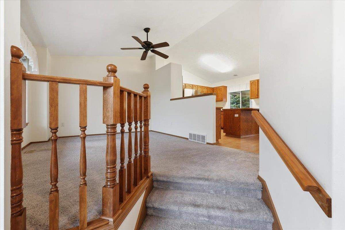 1619 E Sharpsburg Ave - Photo 4