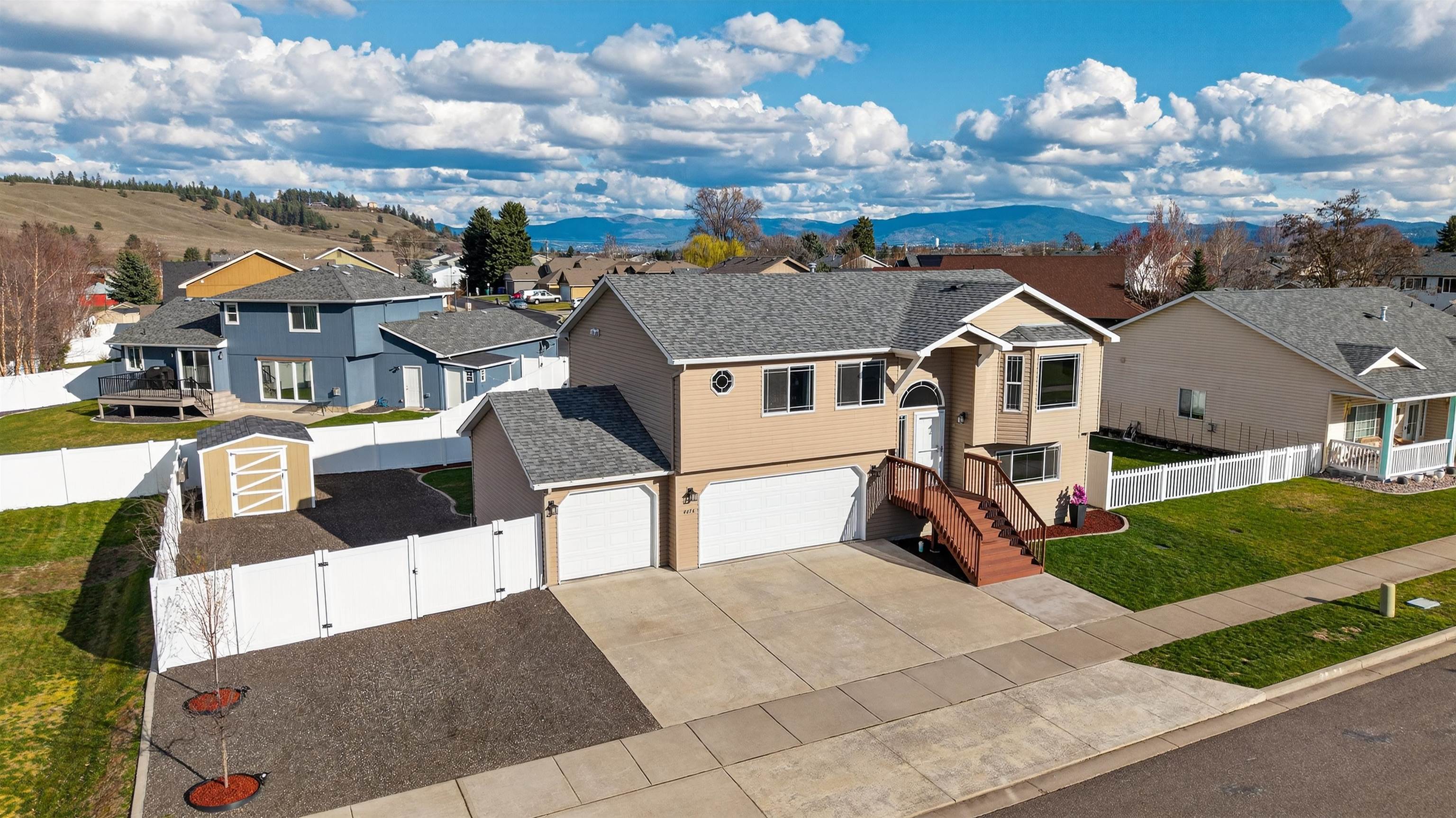 4616 N Locust Ct - Photo 4