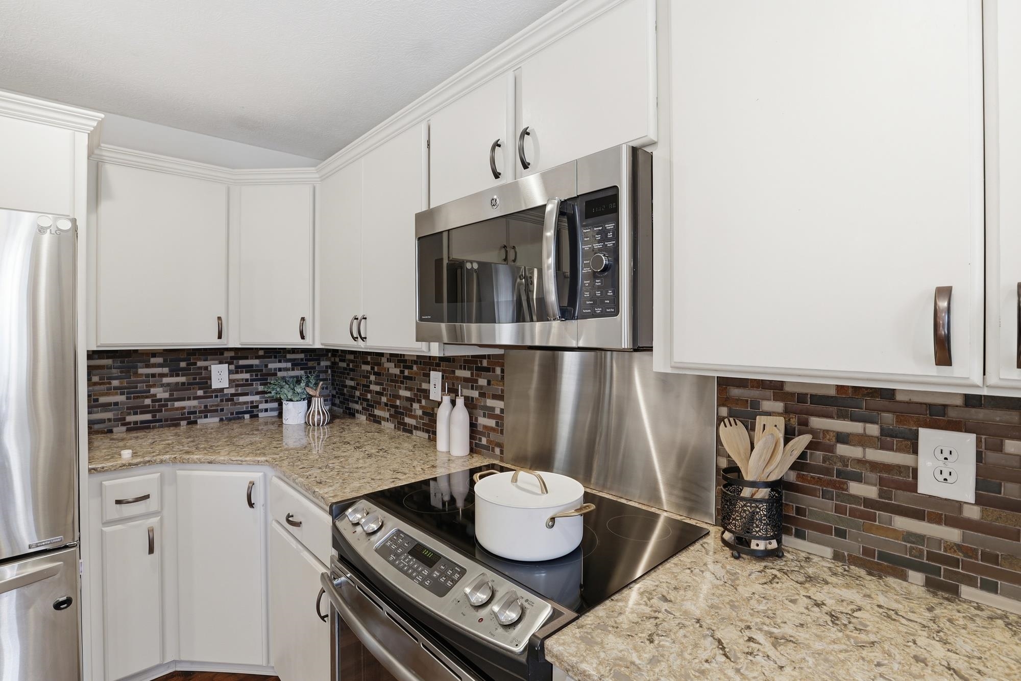 1224 E Blackhawk Dr - Photo 11