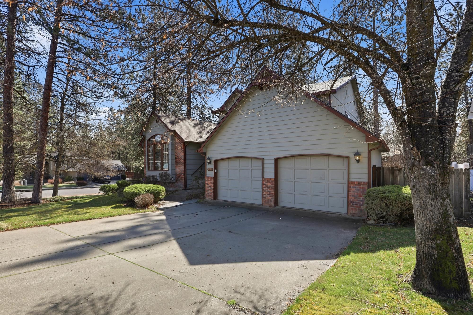 1224 E Blackhawk Dr - Photo 3