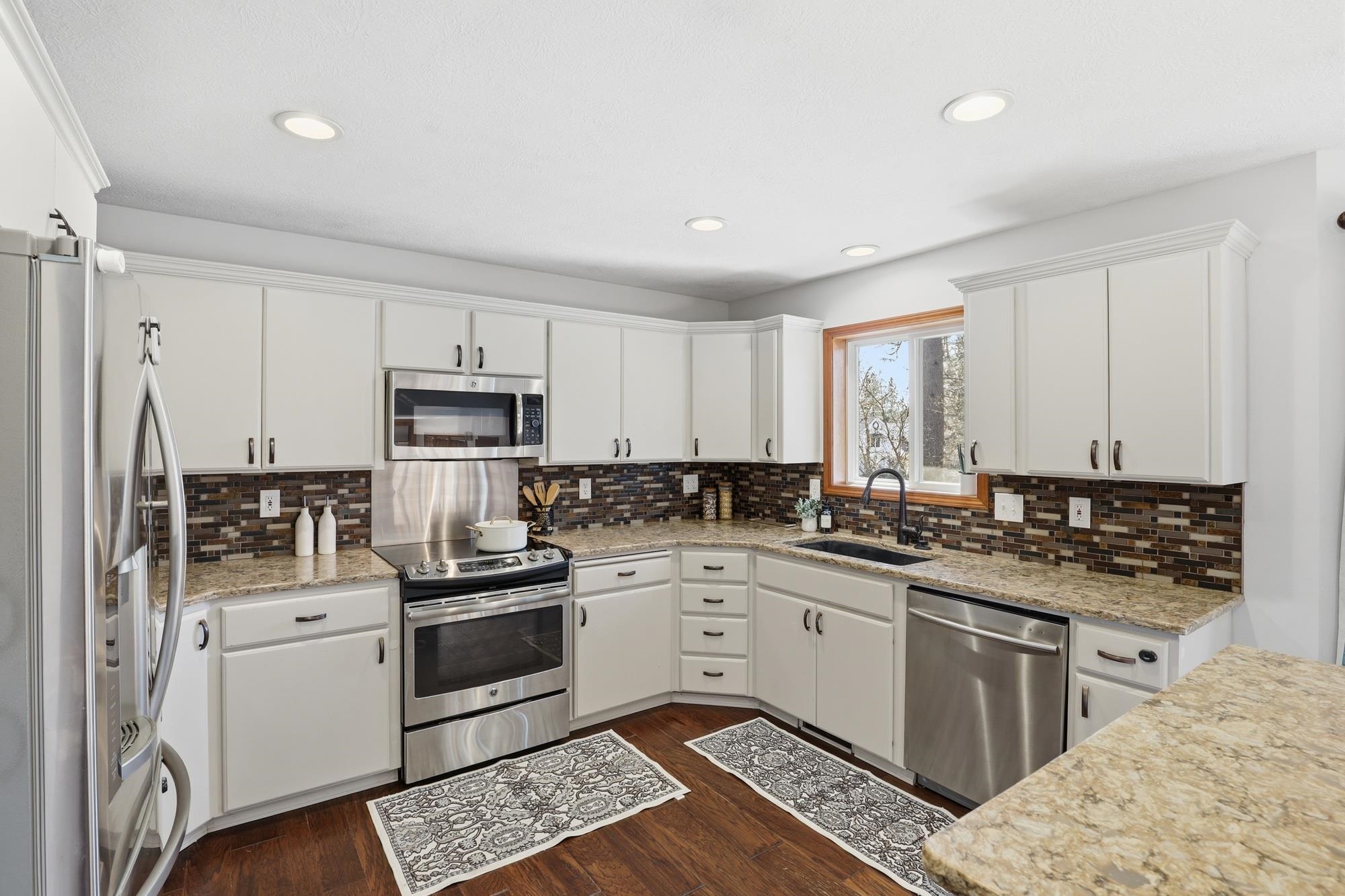 1224 E Blackhawk Dr - Photo 9