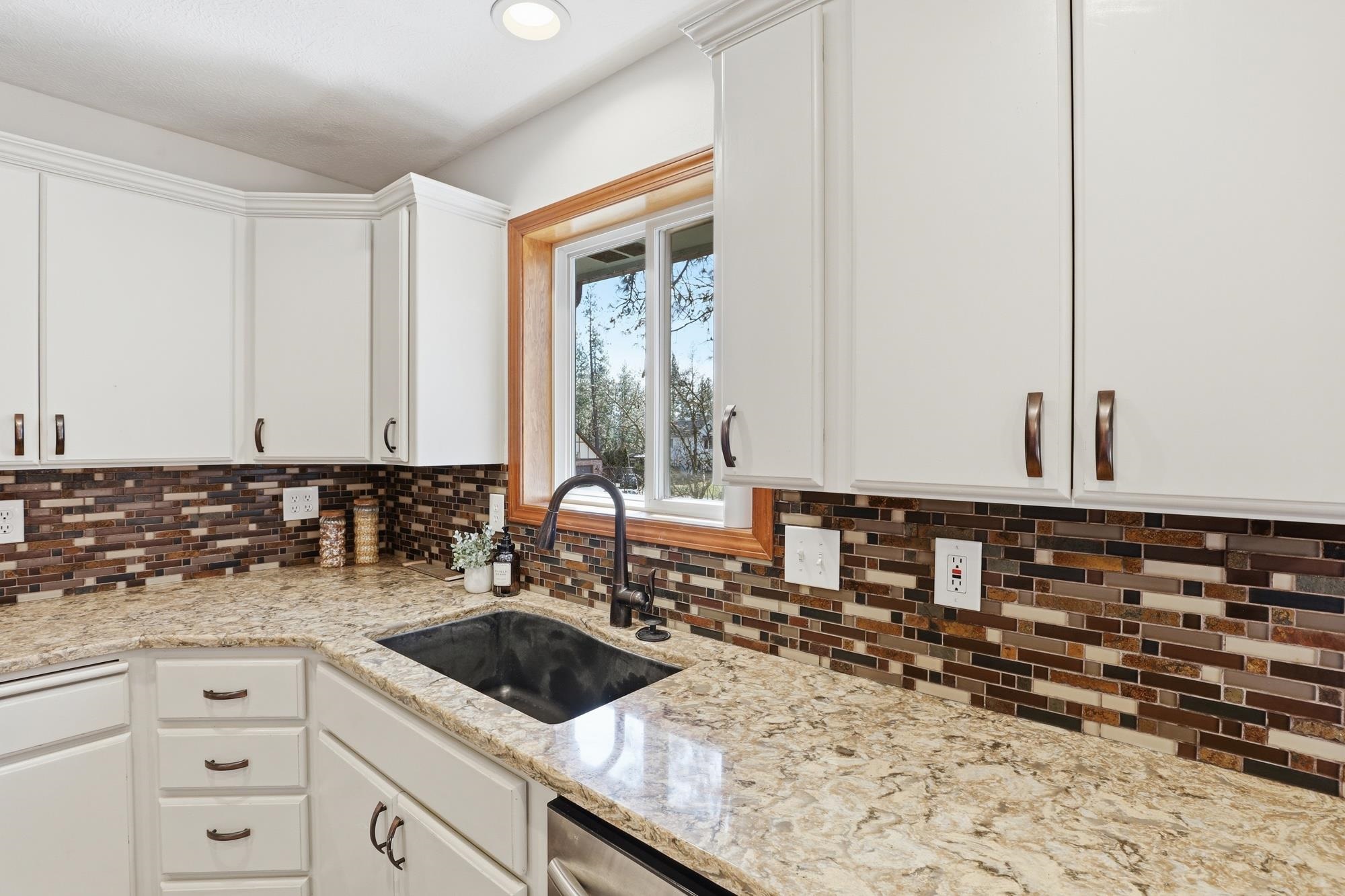 1224 E Blackhawk Dr - Photo 10