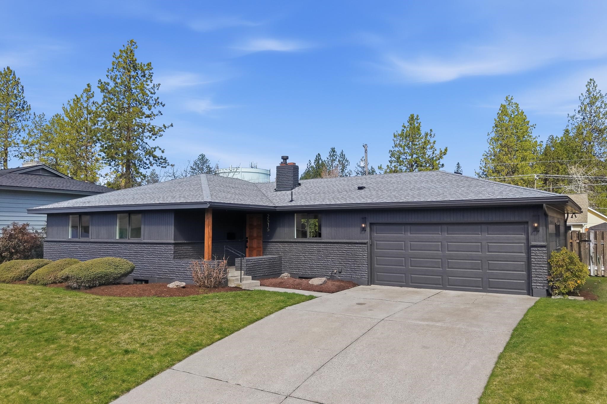 2515 E 38th Ave - Photo 1