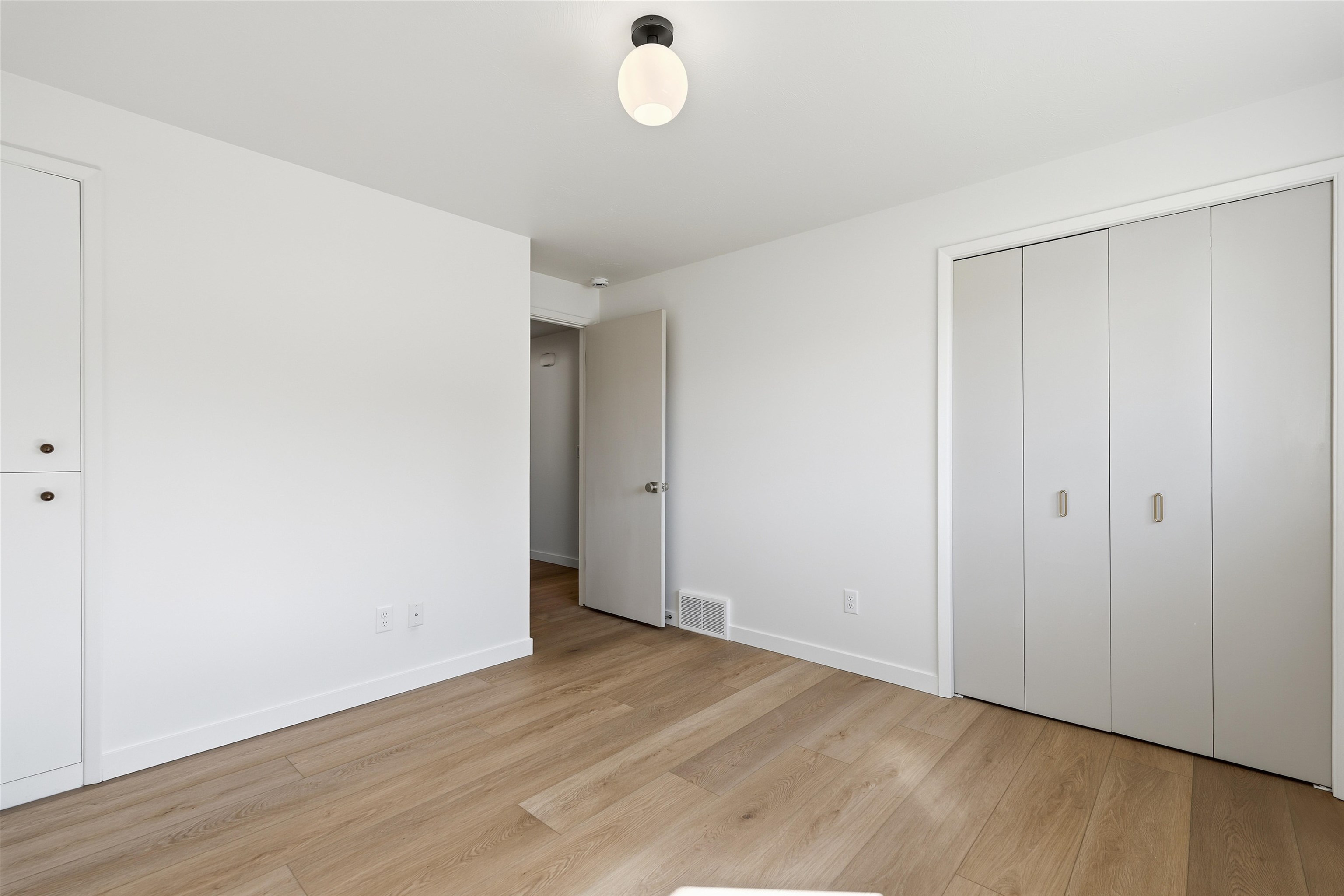2515 E 38th Ave - Photo 14