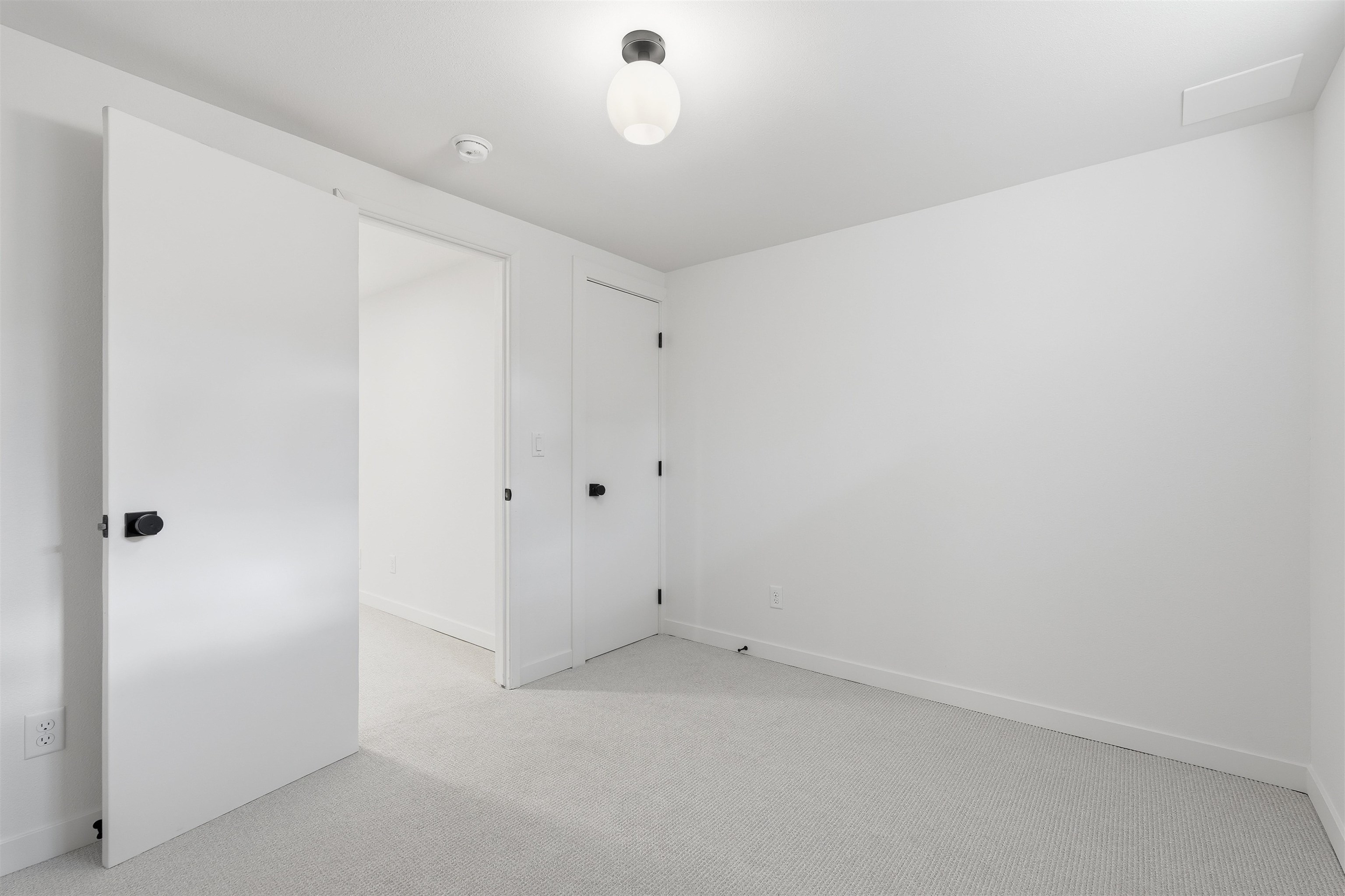 2515 E 38th Ave - Photo 21
