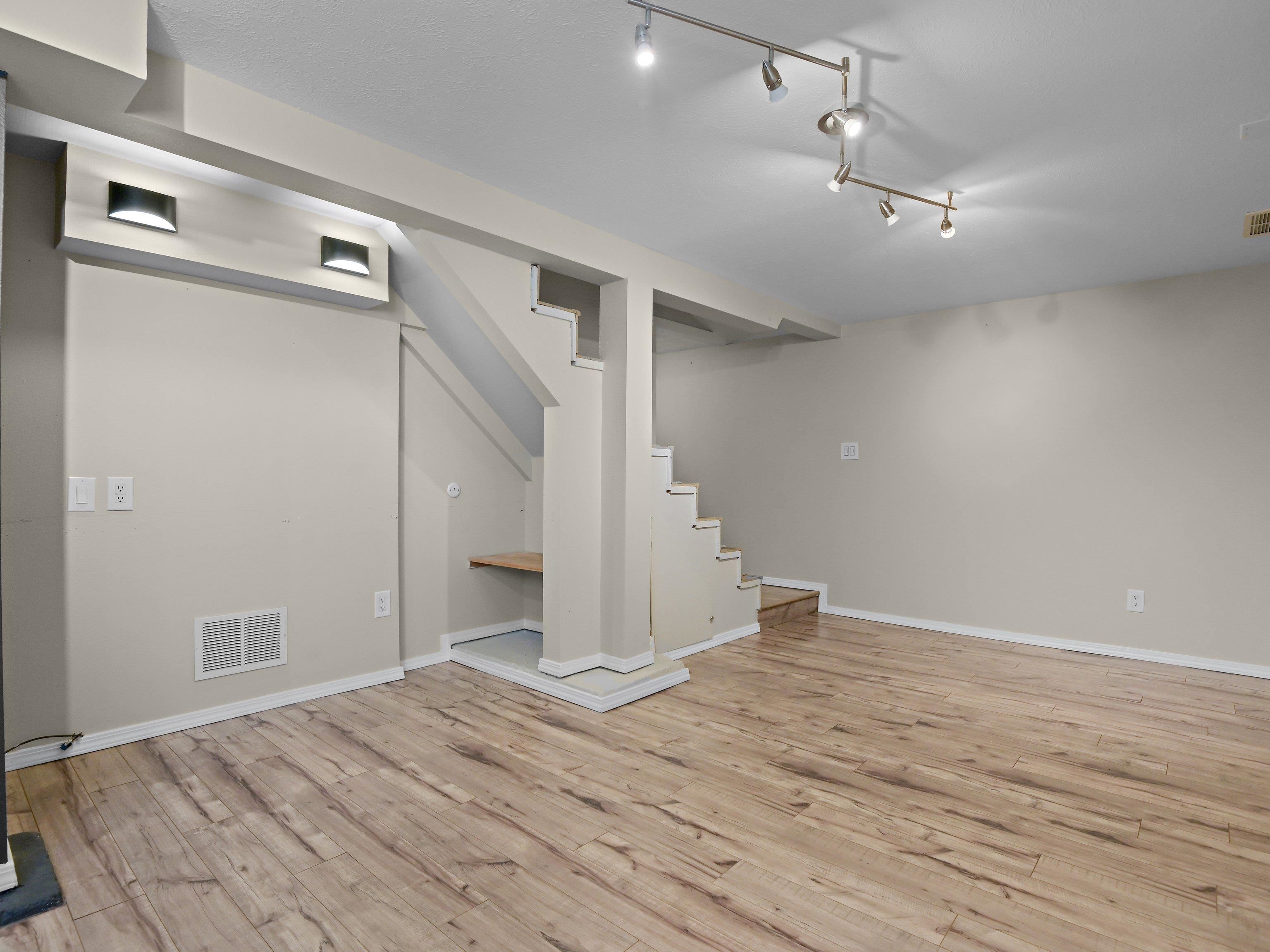 1307 W Kiernan Ave - Photo 16