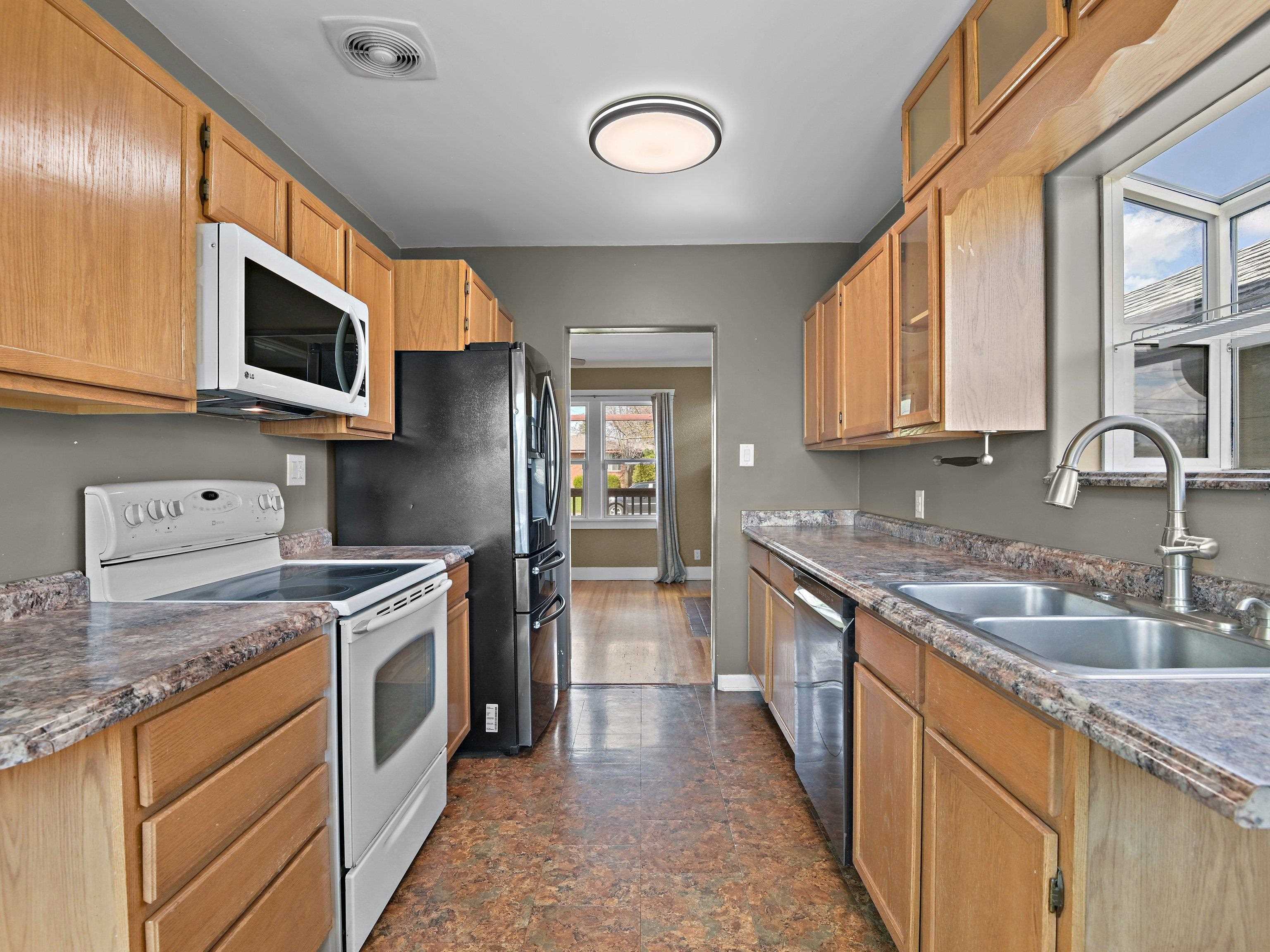 1307 W Kiernan Ave - Photo 10