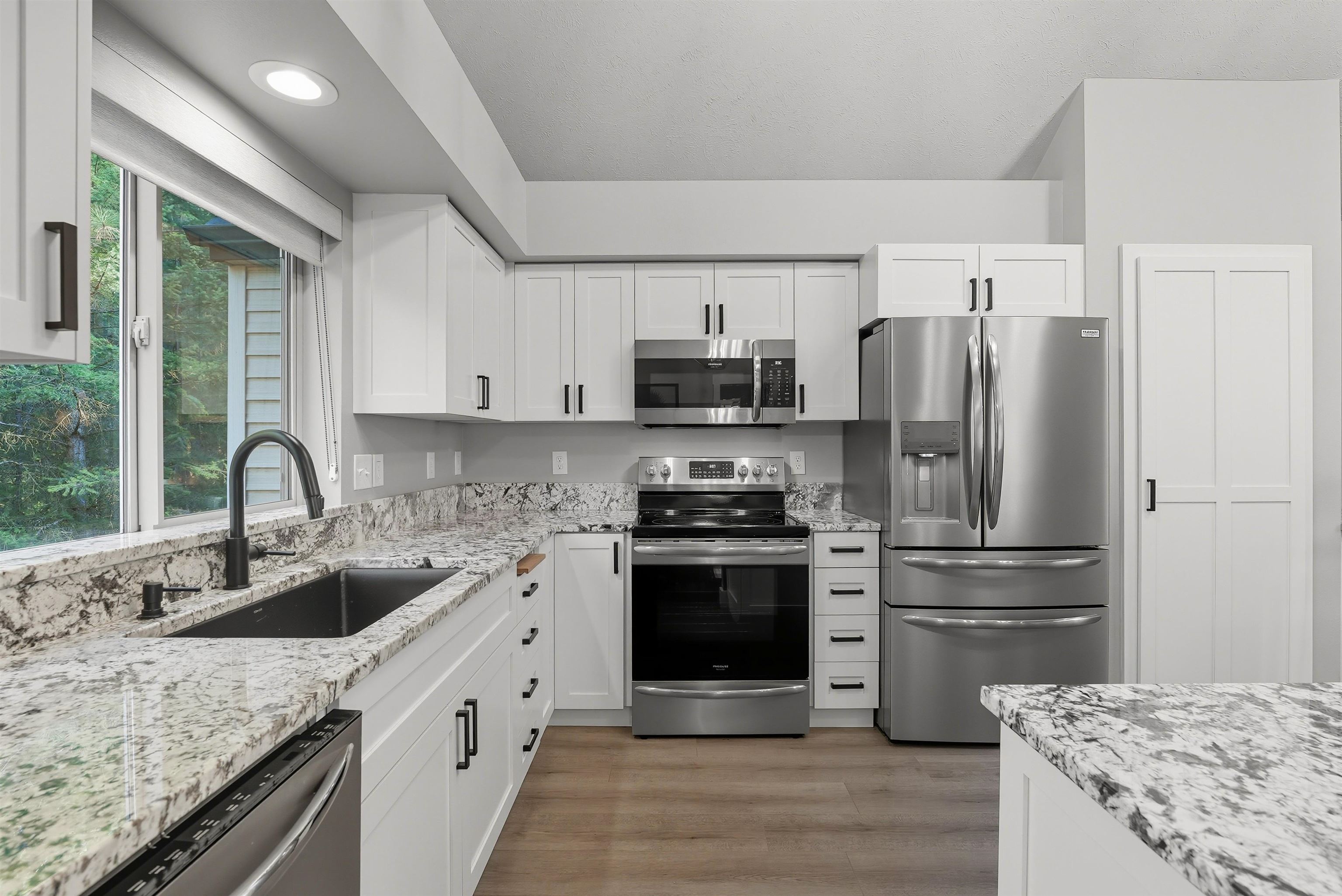 809 W Lincoln Blvd - Photo 3