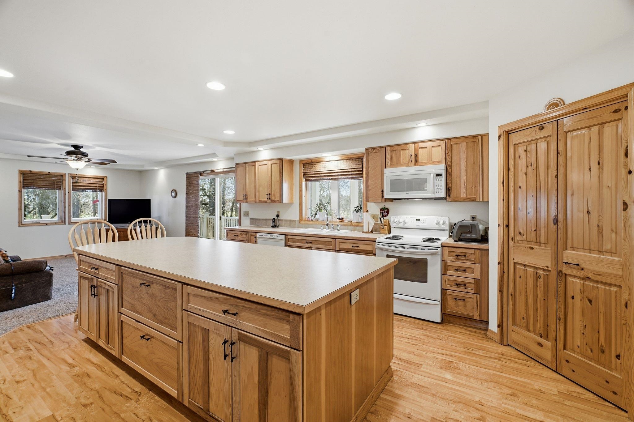 717 W Antler Rd - Photo 9