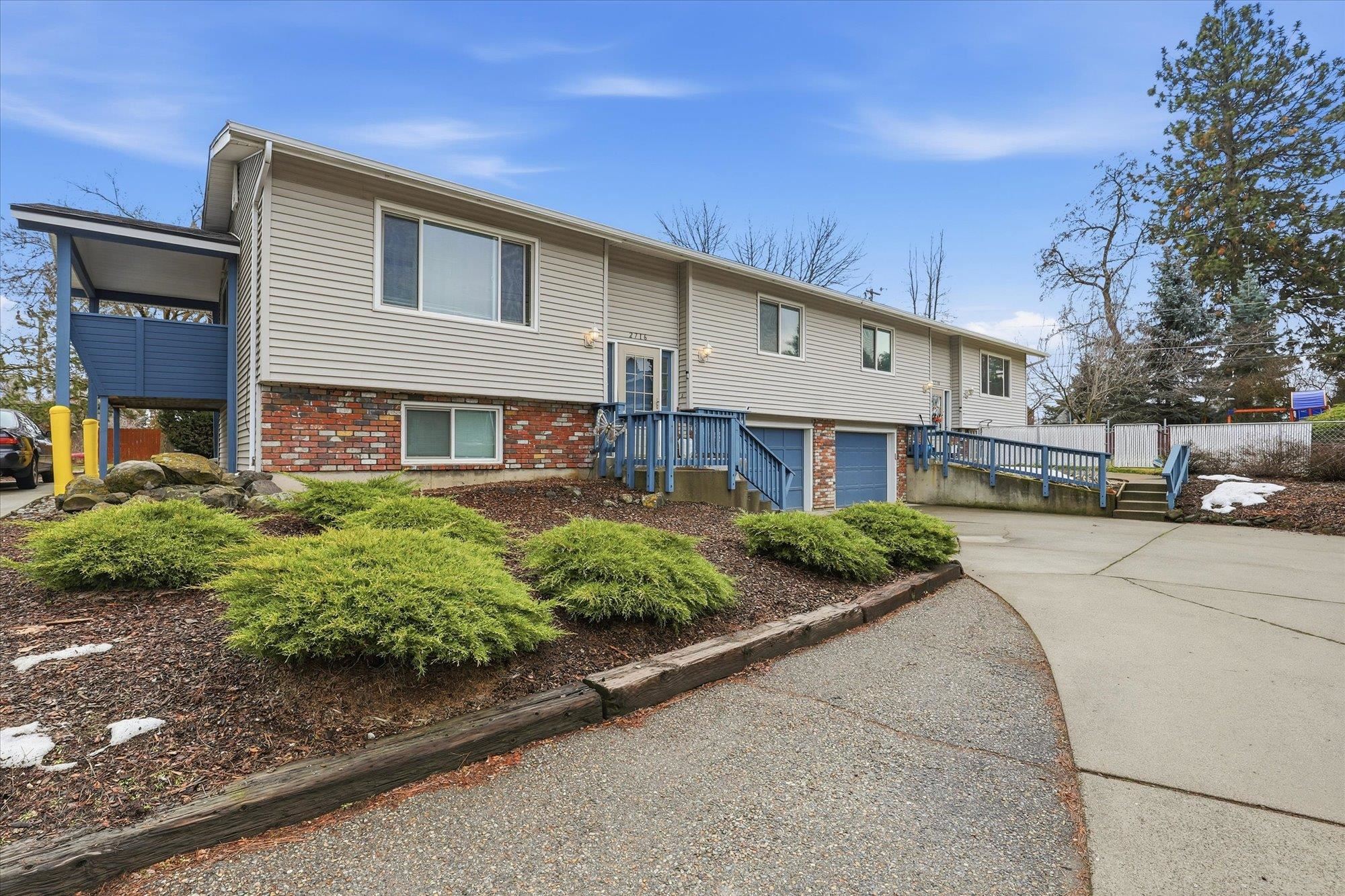 2716 E 37TH Ave - Photo 2