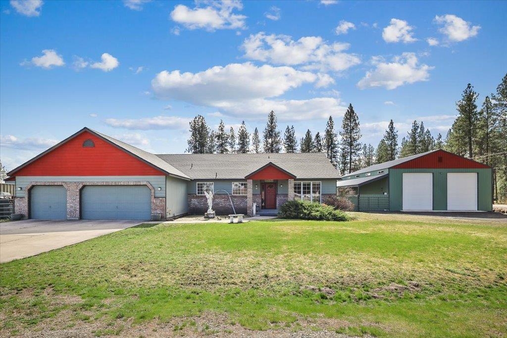 4312 E SINGLETREE Ave - Photo 1