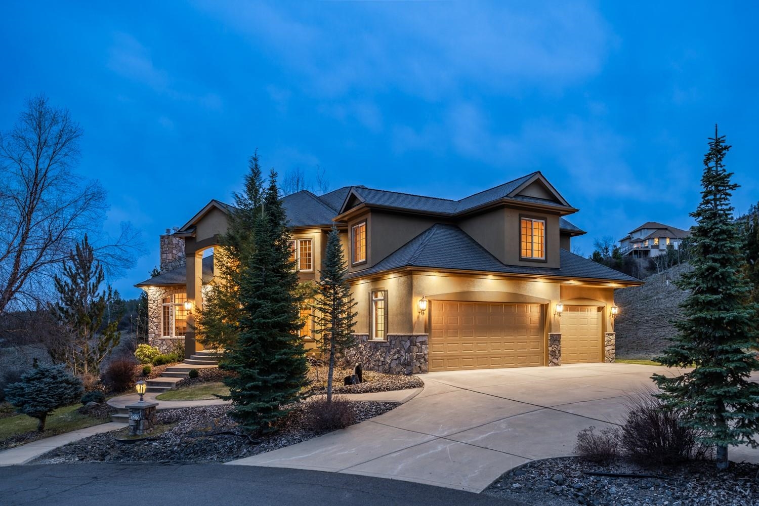 1610 E Eagle Feather Ln - Photo 2