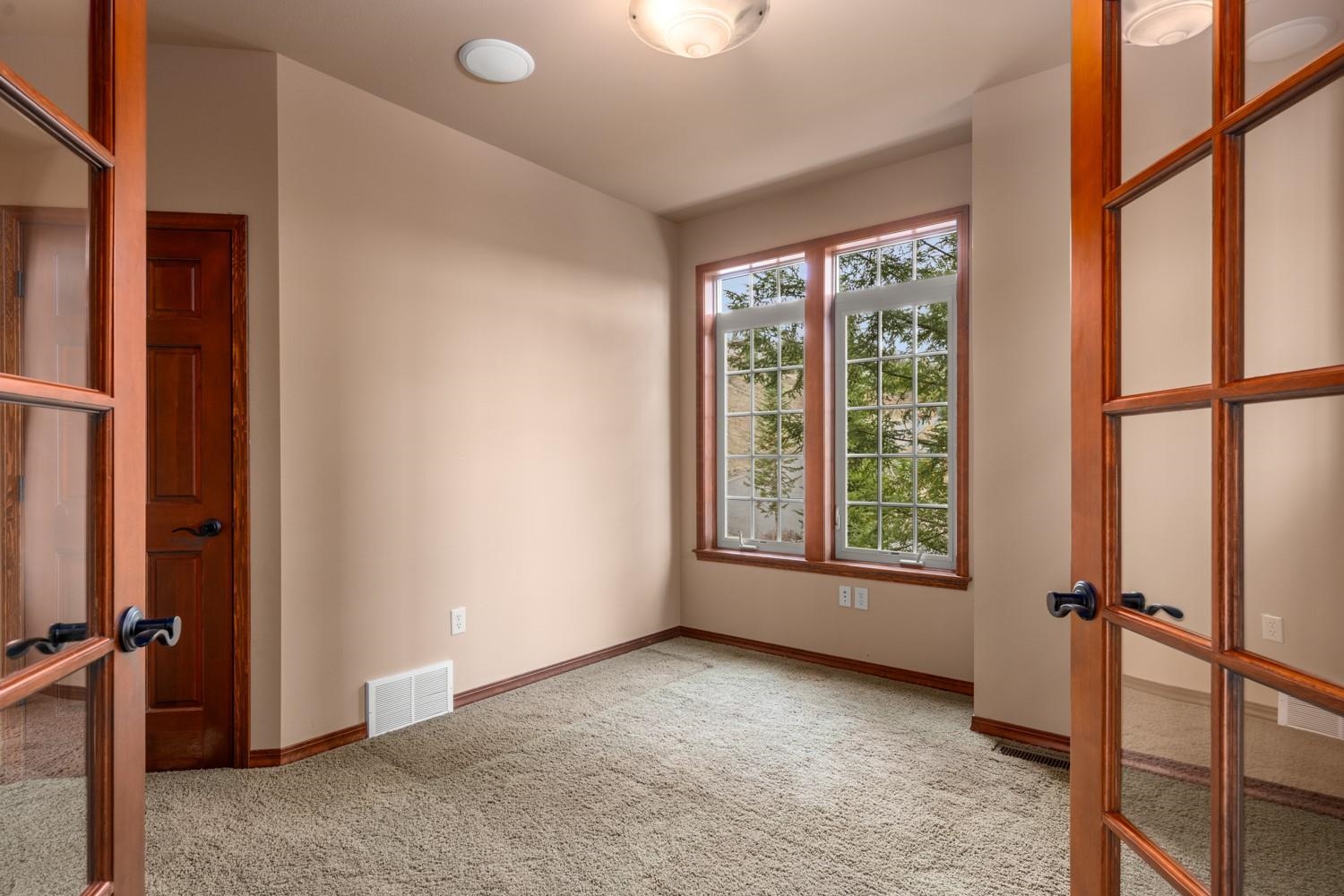 1610 E Eagle Feather Ln - Photo 31