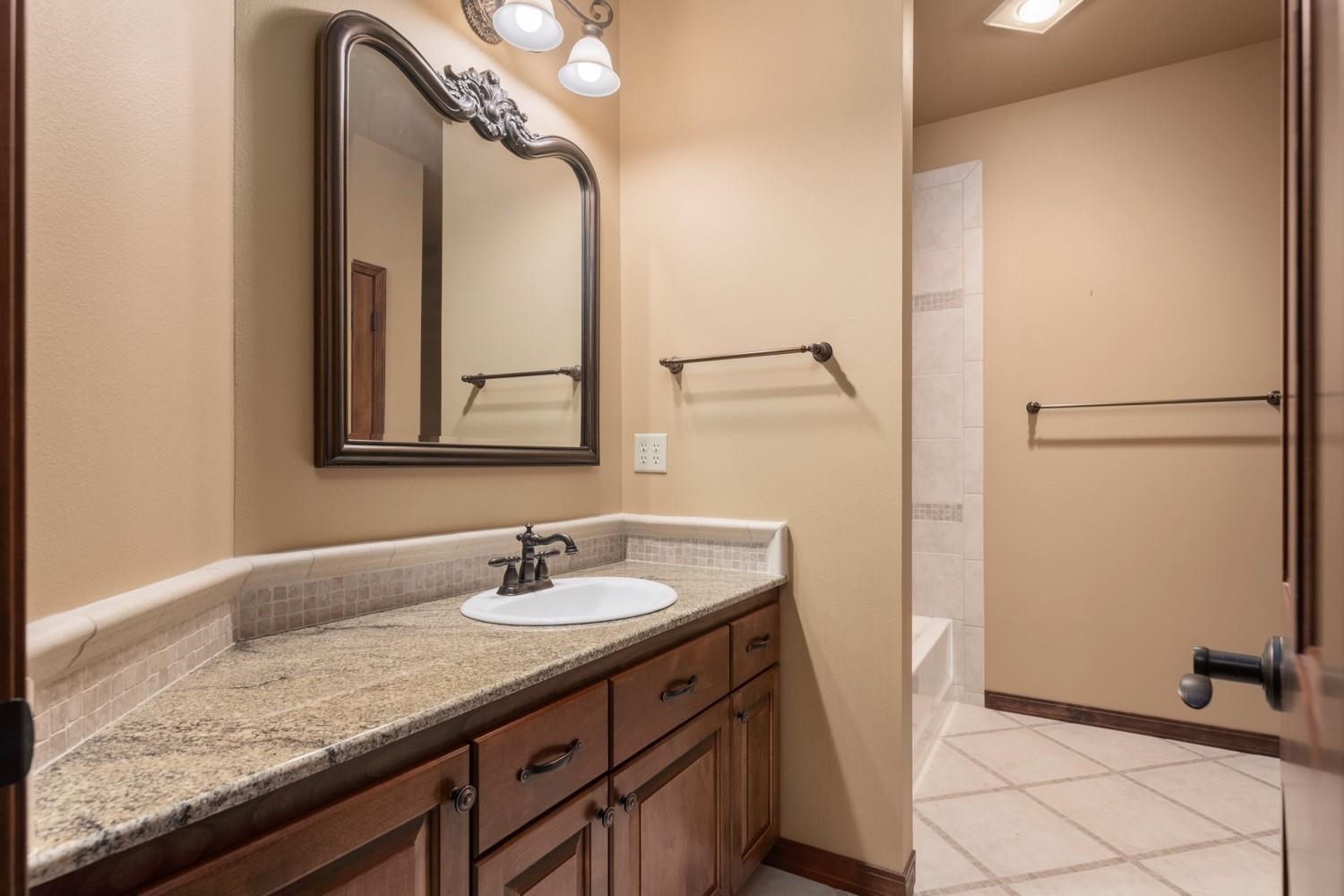 1610 E Eagle Feather Ln - Photo 40