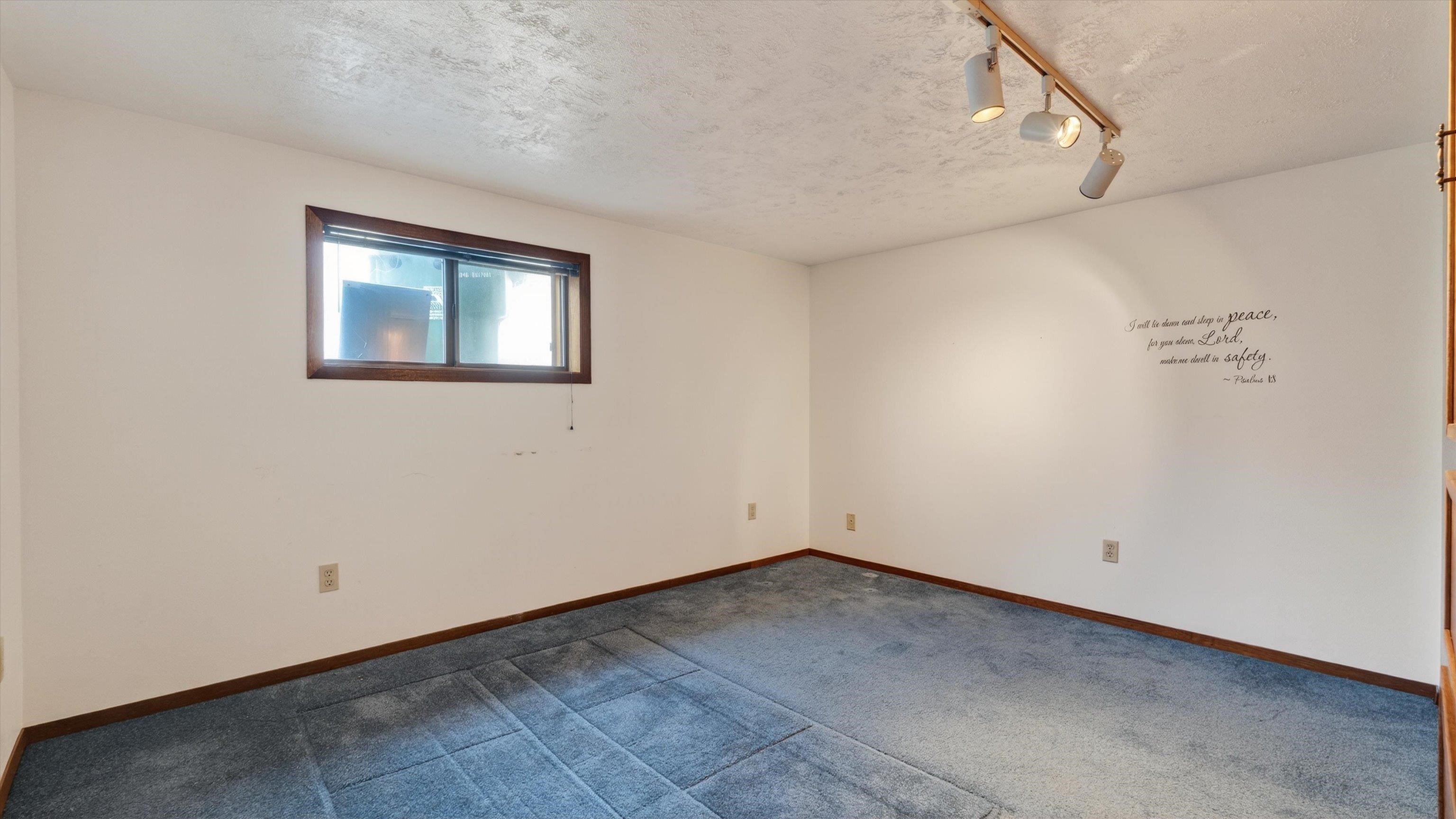 5923 W Tepee Ct - Photo 19
