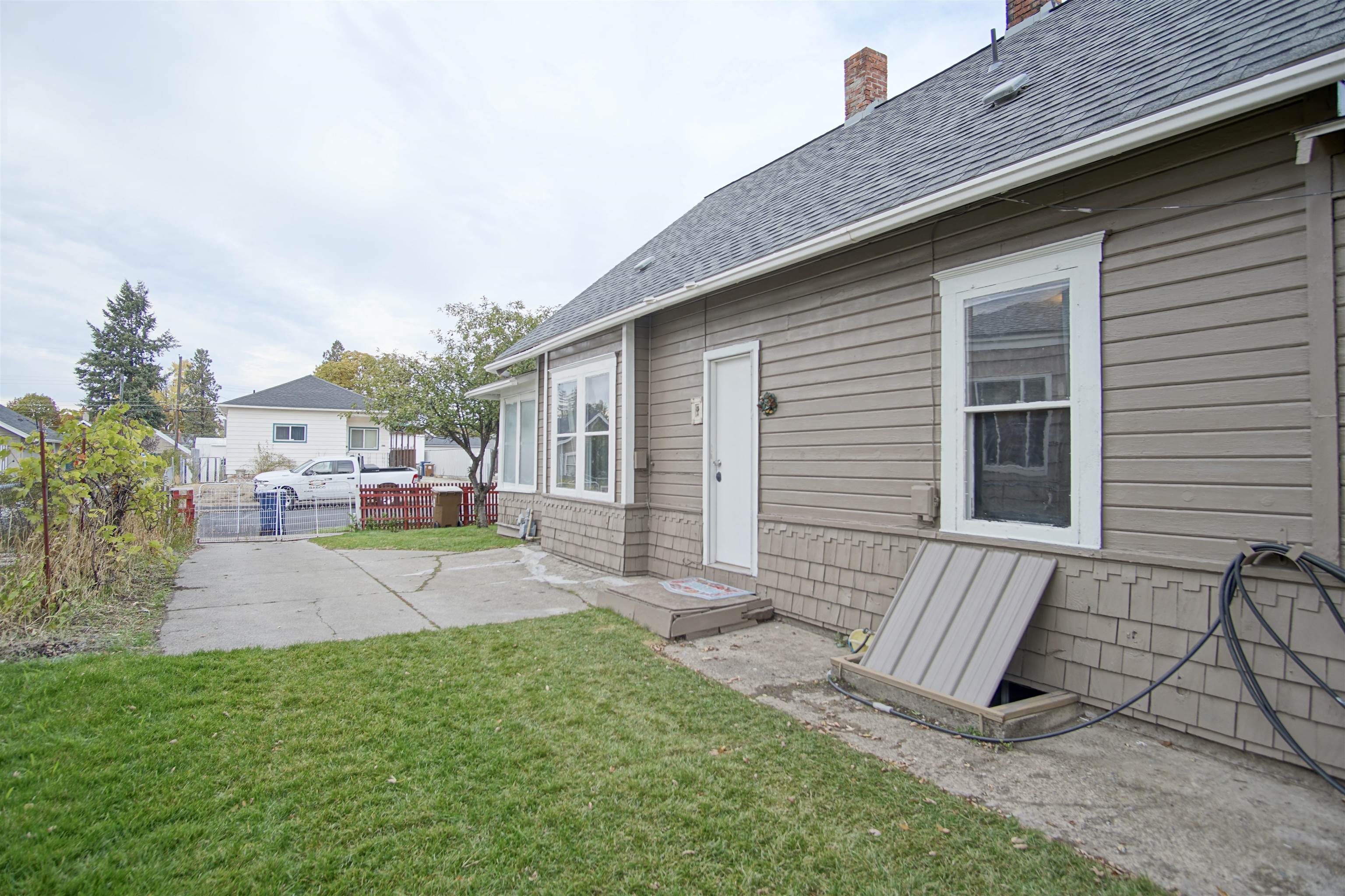 618 E Broad Ave - Photo 42