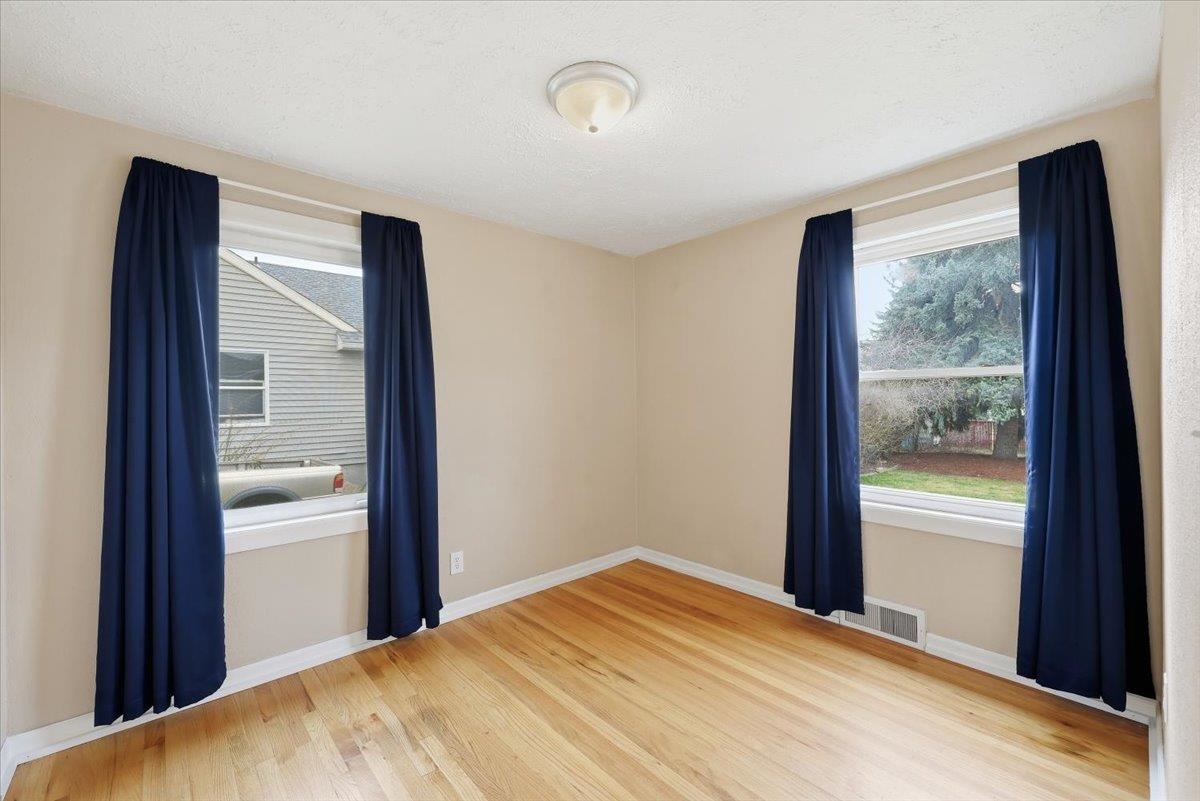 2827 W Wellesley Ave - Photo 13