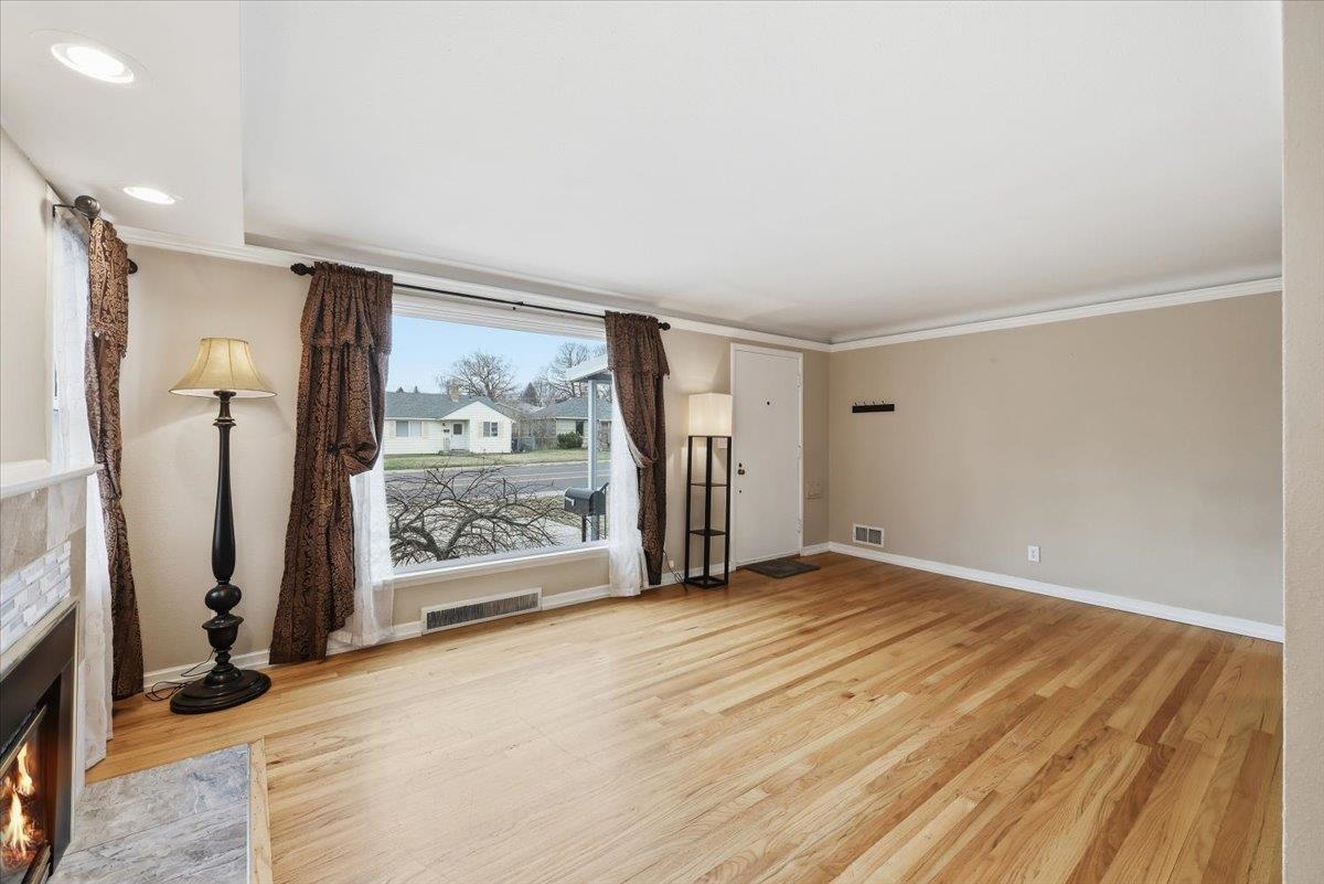 2827 W Wellesley Ave - Photo 5