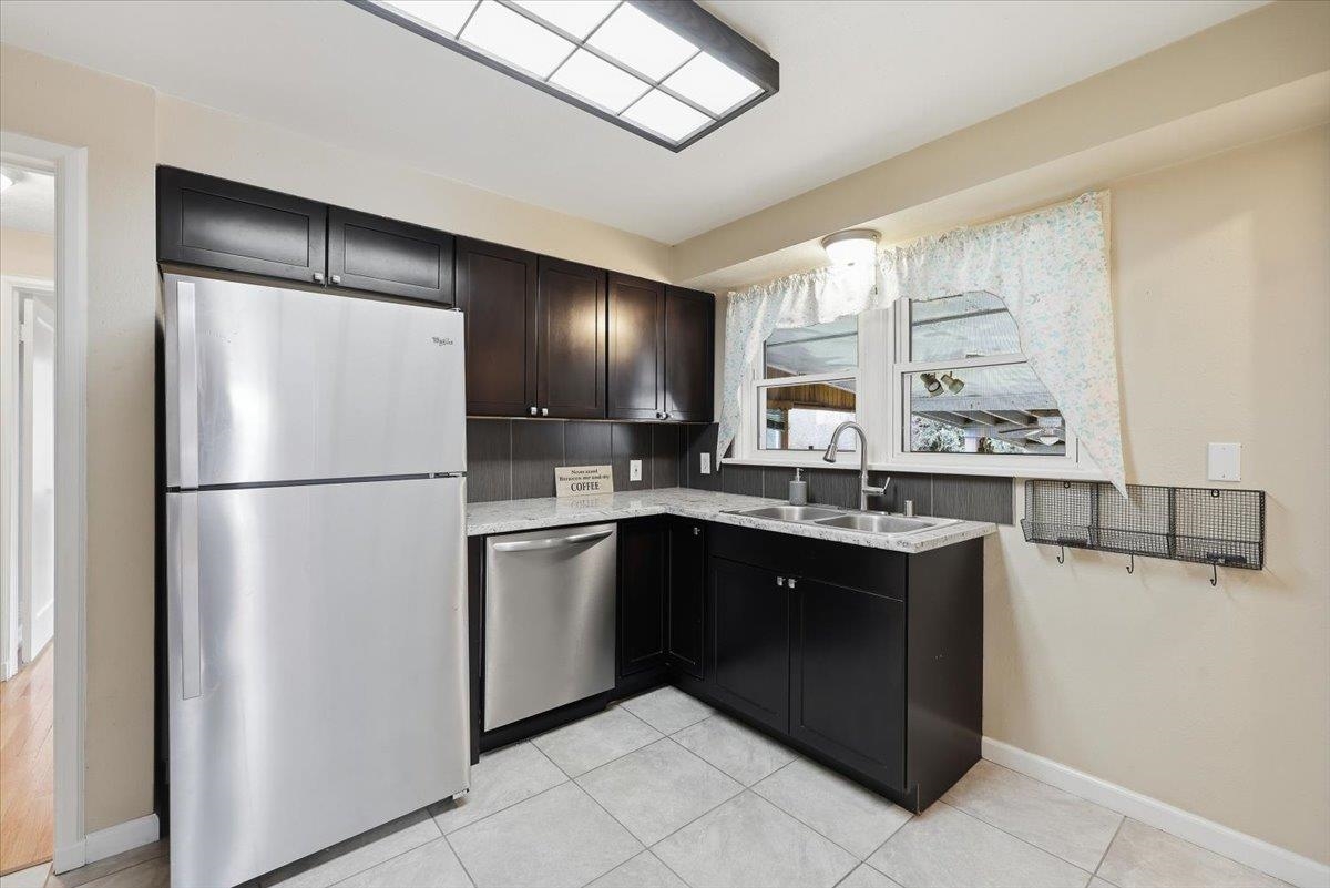 2827 W Wellesley Ave - Photo 9