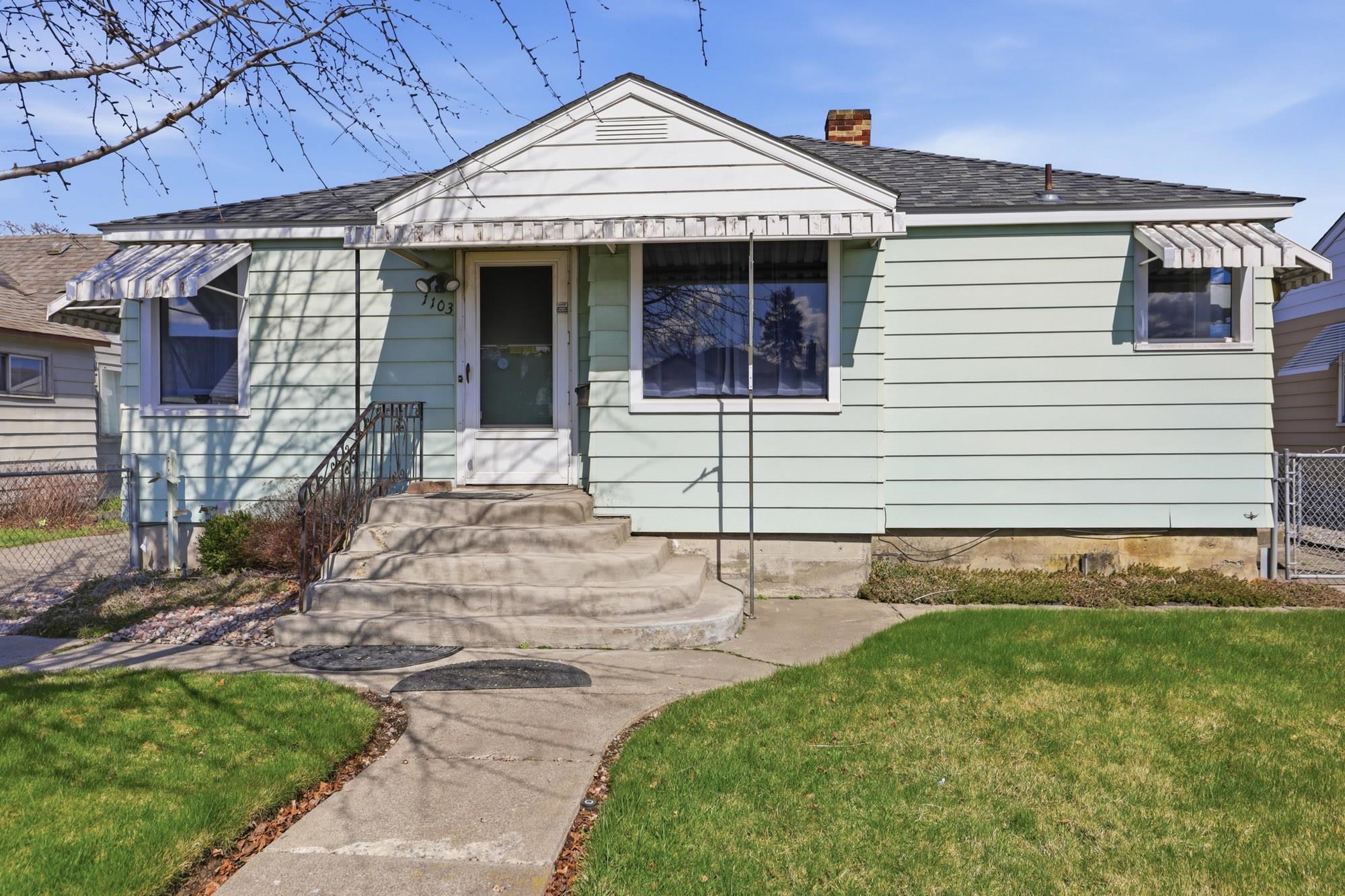 1103 E EMPIRE Ave - Photo 1