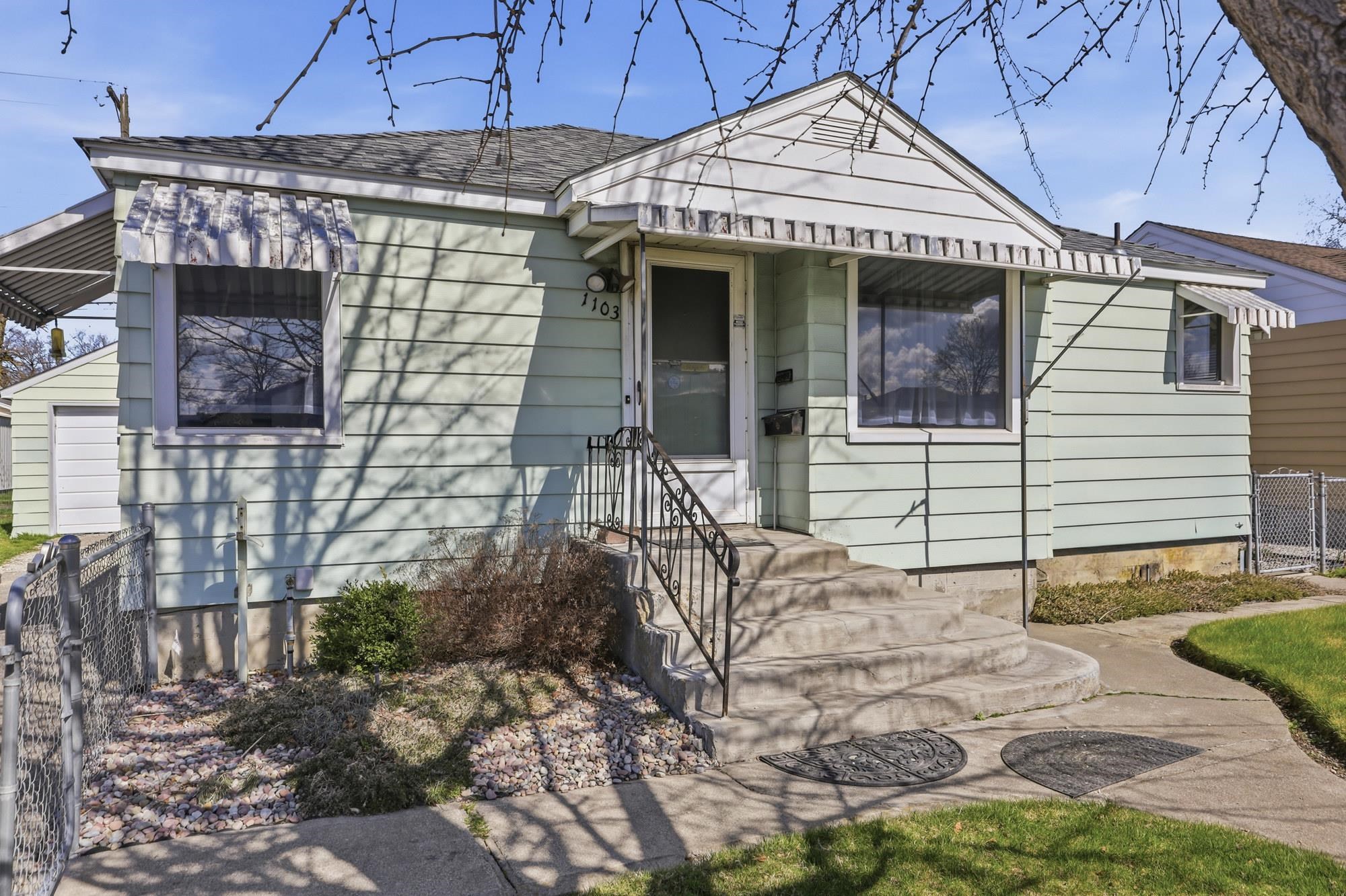 1103 E EMPIRE Ave - Photo 2