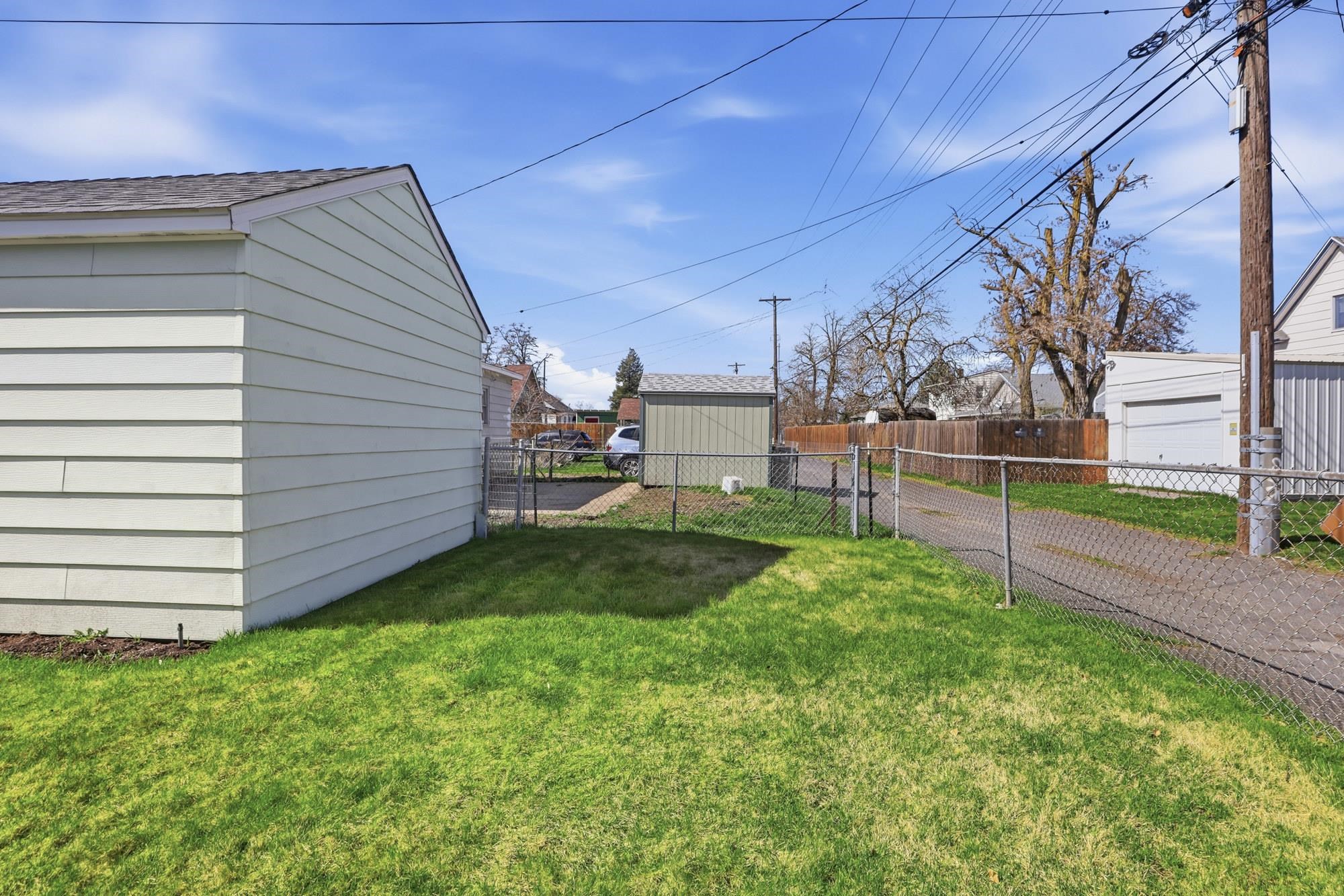1103 E EMPIRE Ave - Photo 26