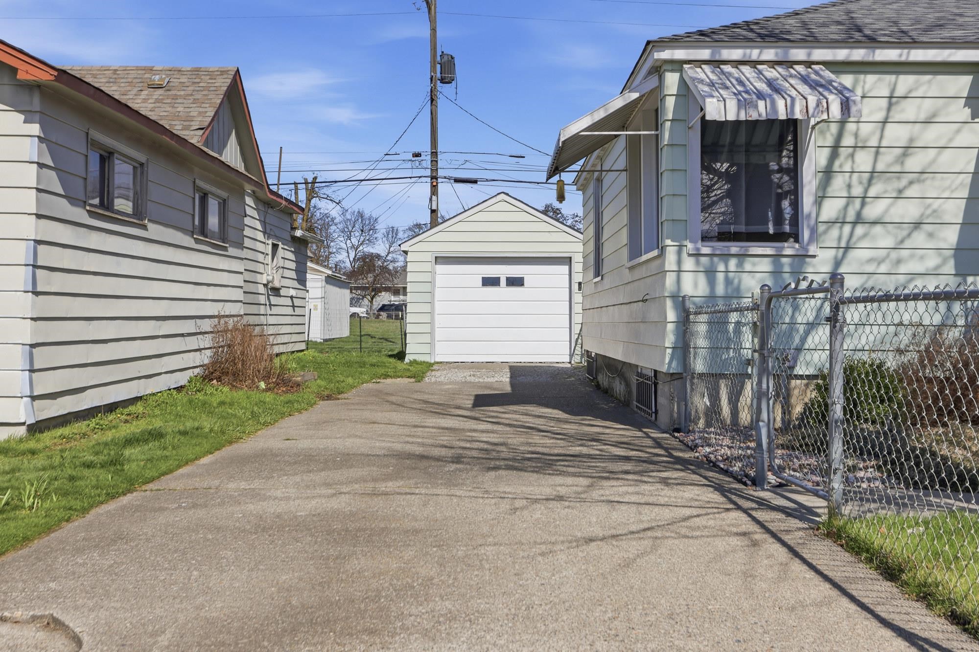 1103 E EMPIRE Ave - Photo 30
