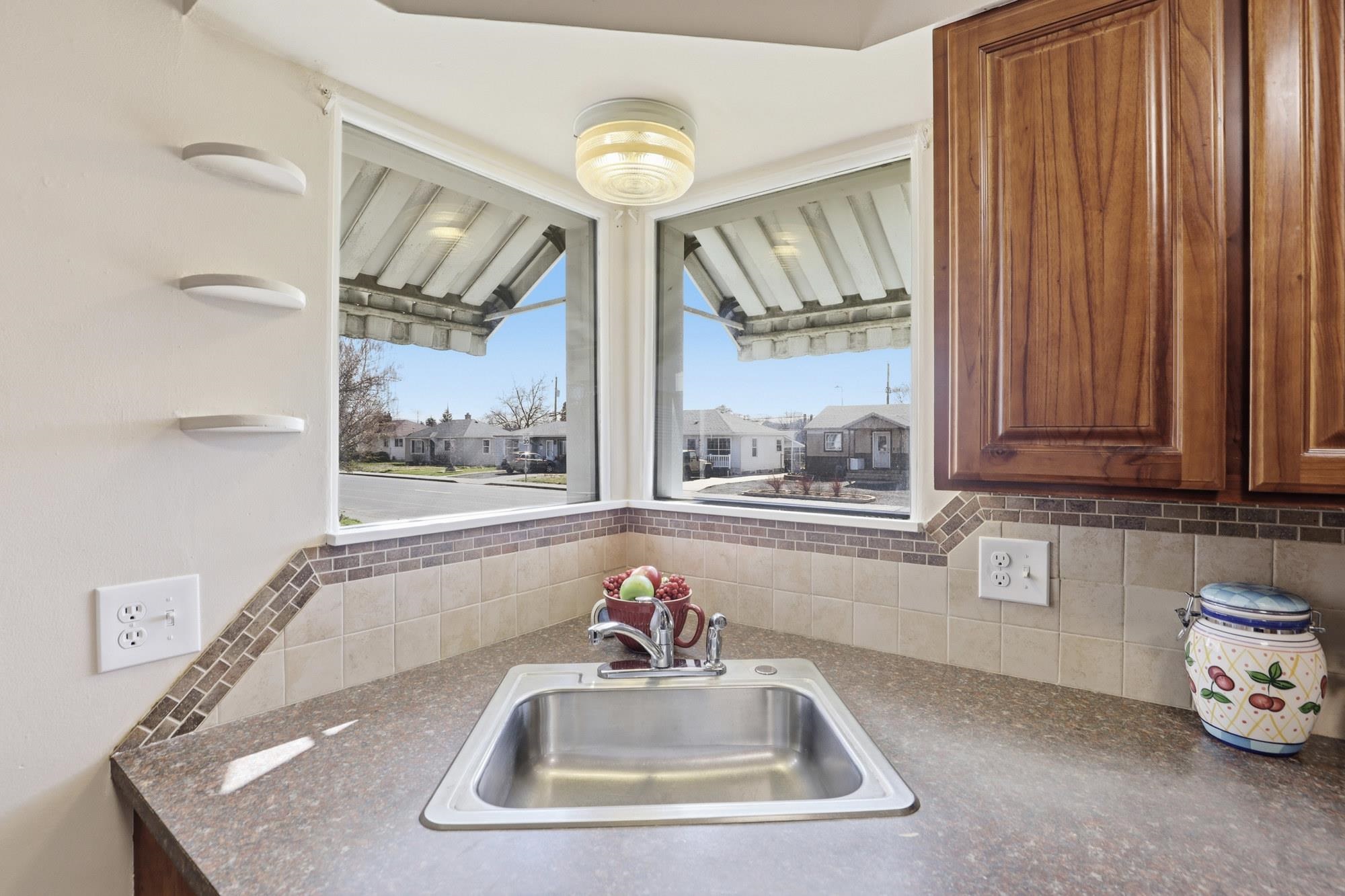 1103 E EMPIRE Ave - Photo 8