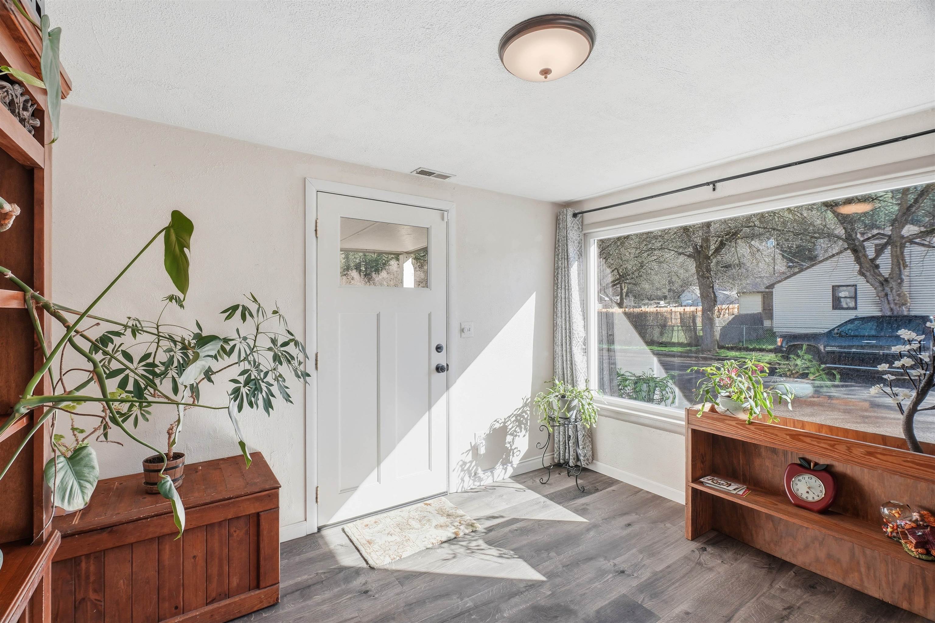 1230 S Coeur d'Alene St - Photo 2