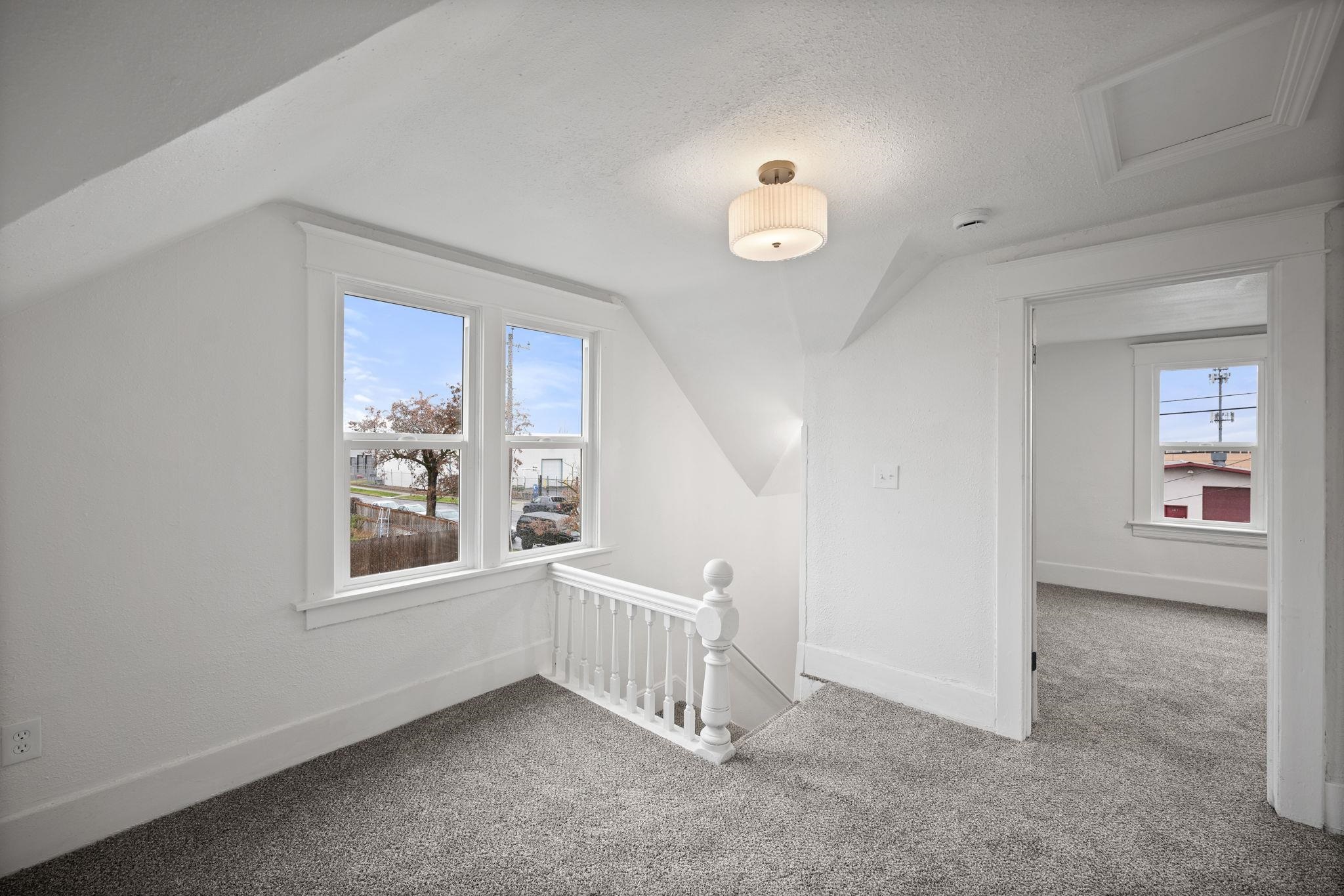 2420 N Astor St - Photo 18