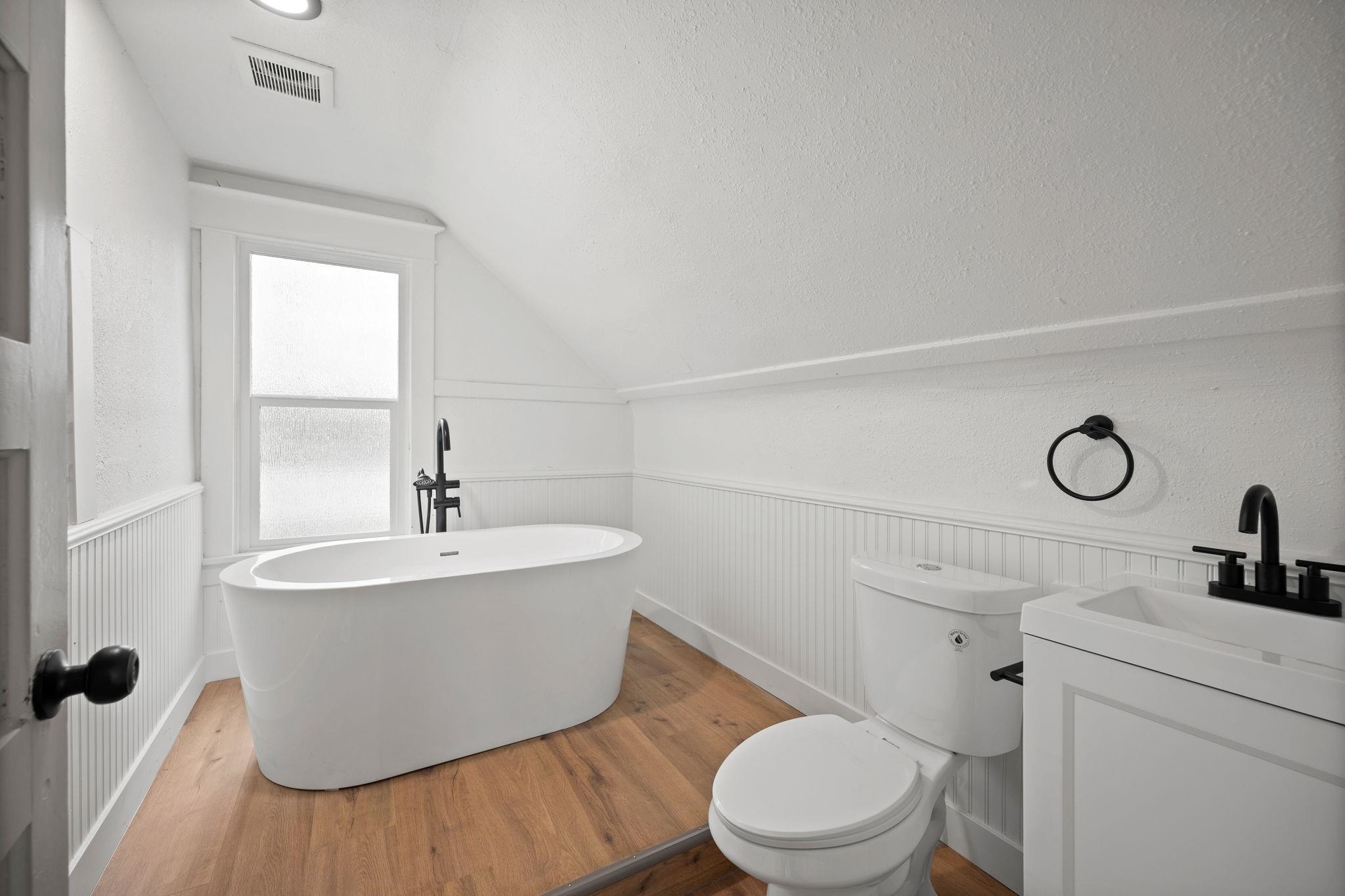 2420 N Astor St - Photo 20