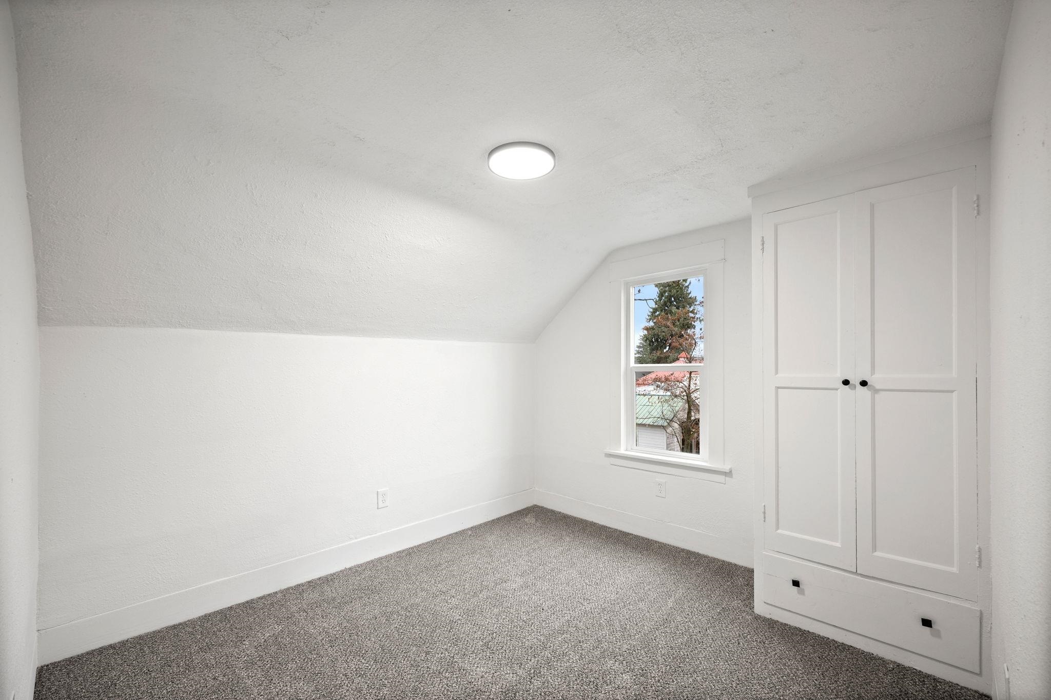2420 N Astor St - Photo 22