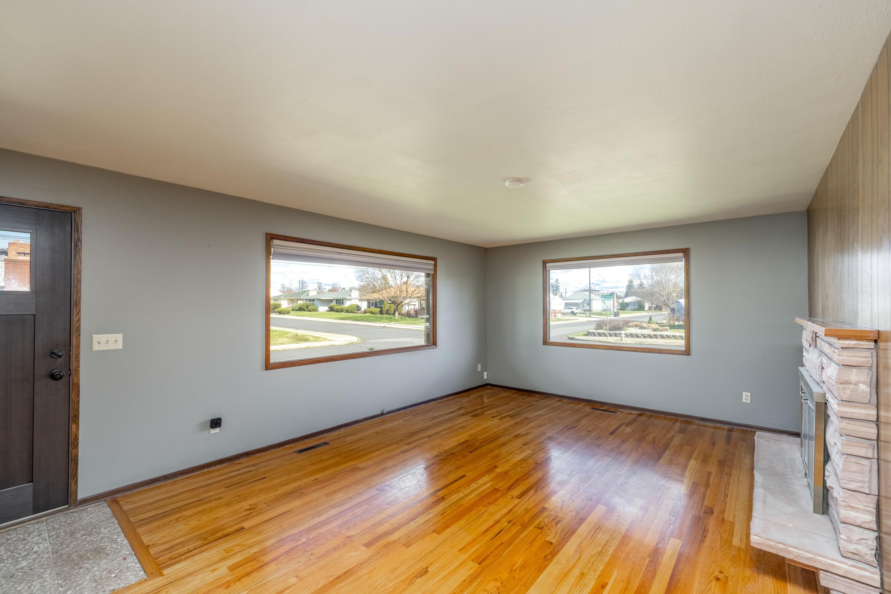 337 W Wabash Ave - Photo 5