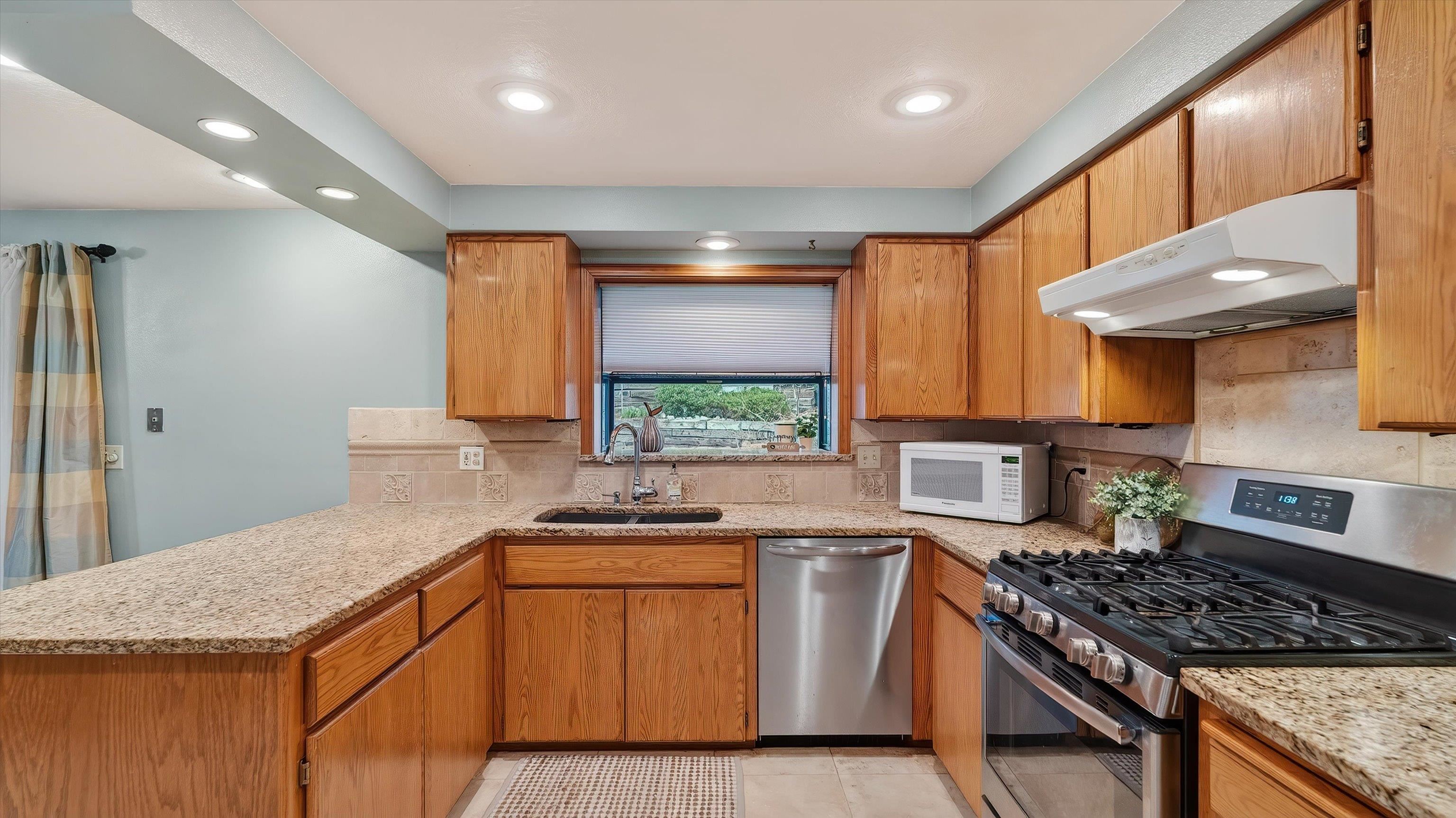 10120 N Fleetwood St - Photo 3